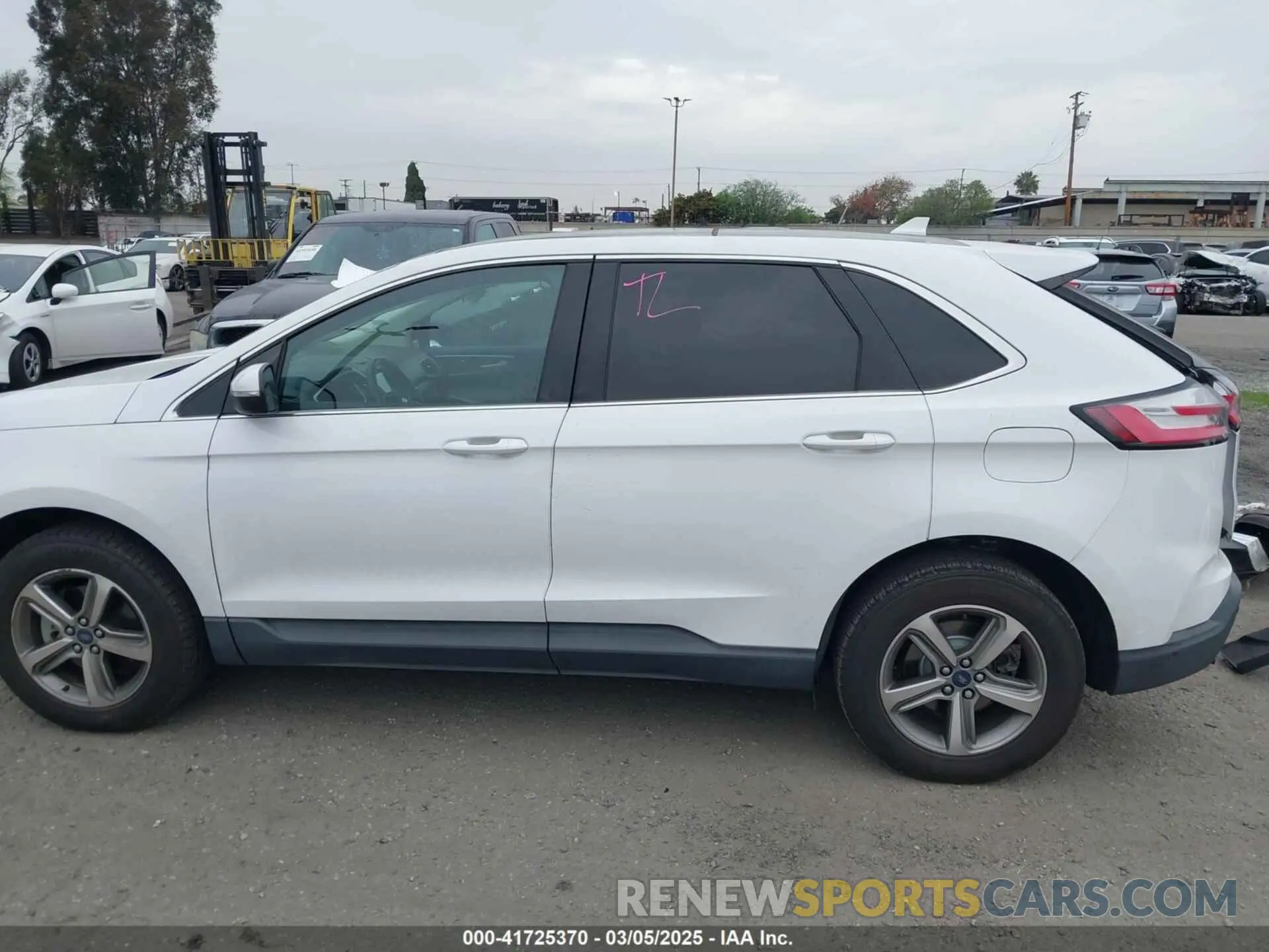 15 Photograph of a damaged car 2FMPK3J95KBC06662 FORD EDGE 2019