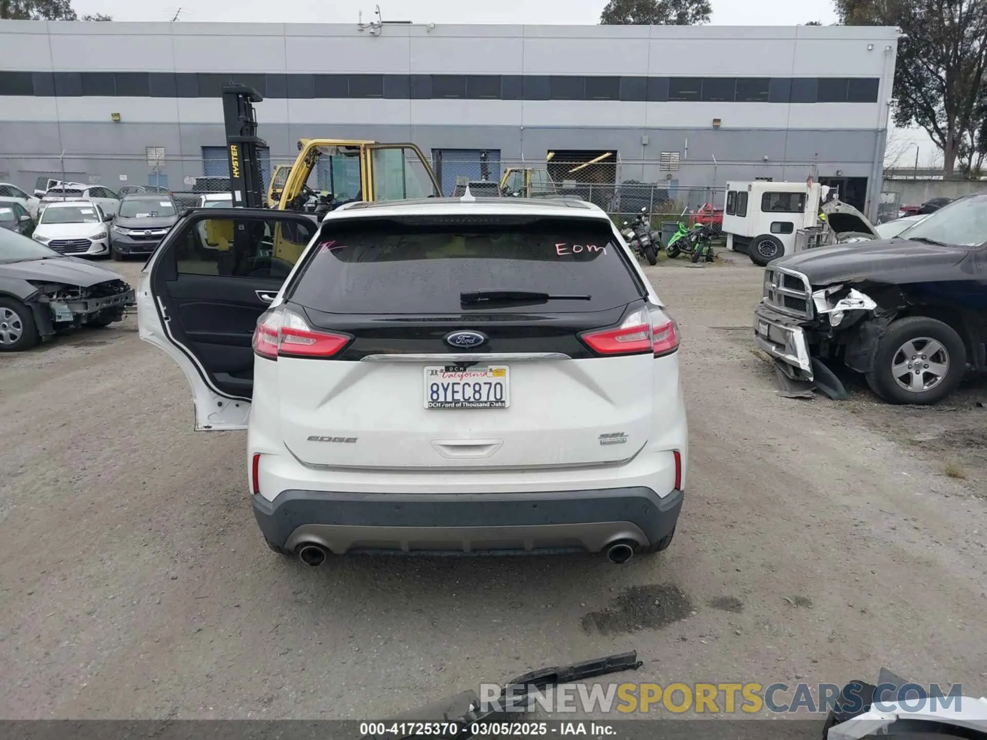 17 Photograph of a damaged car 2FMPK3J95KBC06662 FORD EDGE 2019