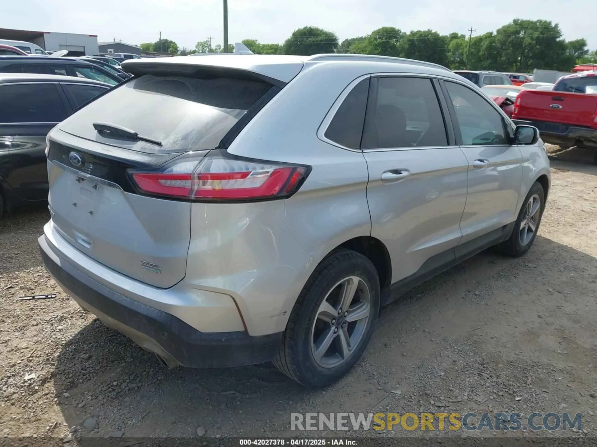 4 Photograph of a damaged car 2FMPK3J95KBC26748 FORD EDGE 2019