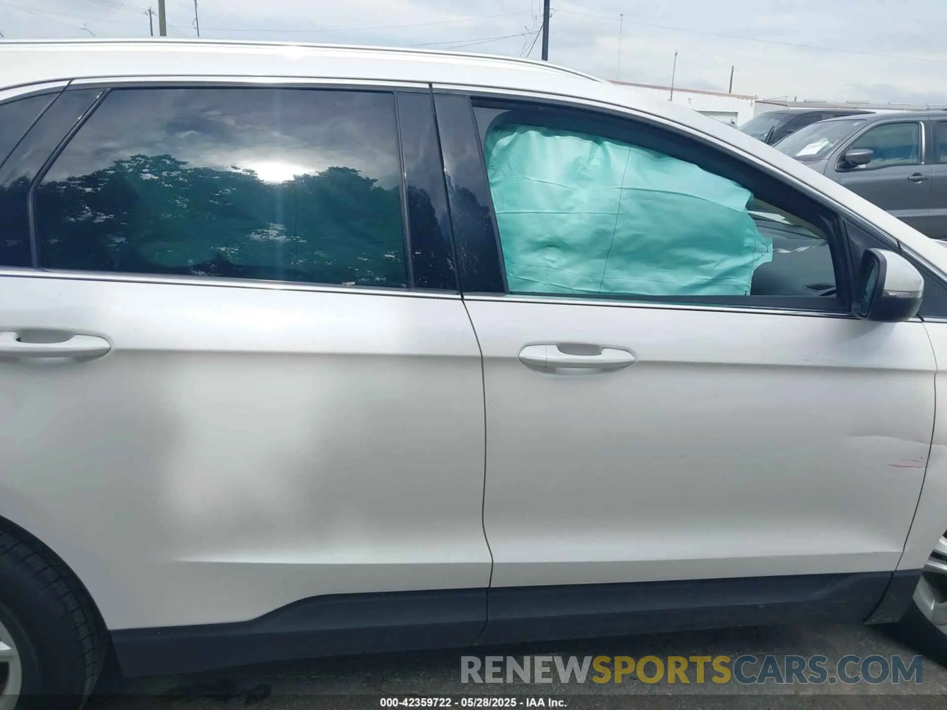 13 Photograph of a damaged car 2FMPK3J96KBB95803 FORD EDGE 2019