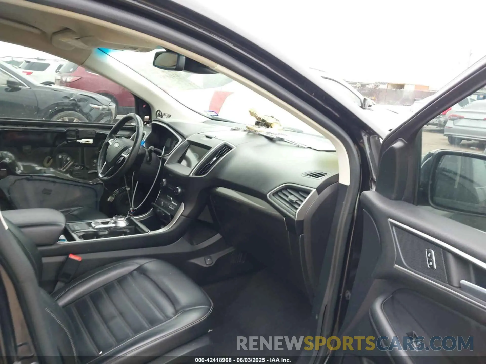 5 Photograph of a damaged car 2FMPK3J96KBC26838 FORD EDGE 2019