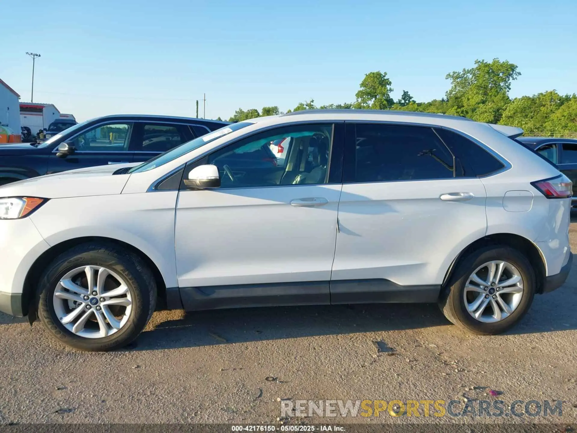 14 Photograph of a damaged car 2FMPK3J97KBB40289 FORD EDGE 2019