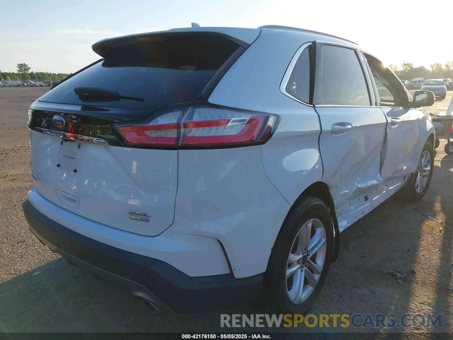4 Photograph of a damaged car 2FMPK3J97KBB40289 FORD EDGE 2019