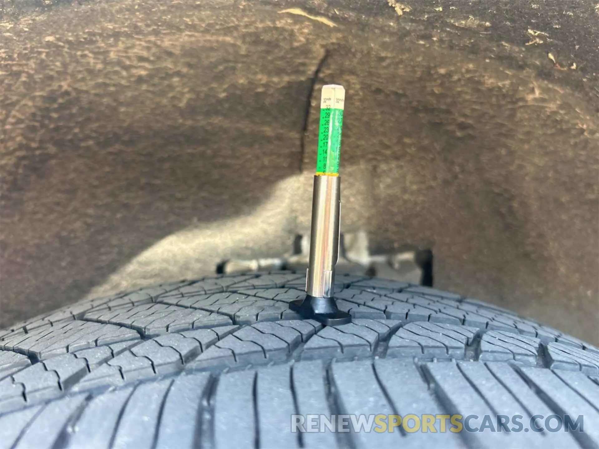 4 Photograph of a damaged car 2FMPK3J97KBC10776 FORD EDGE 2019
