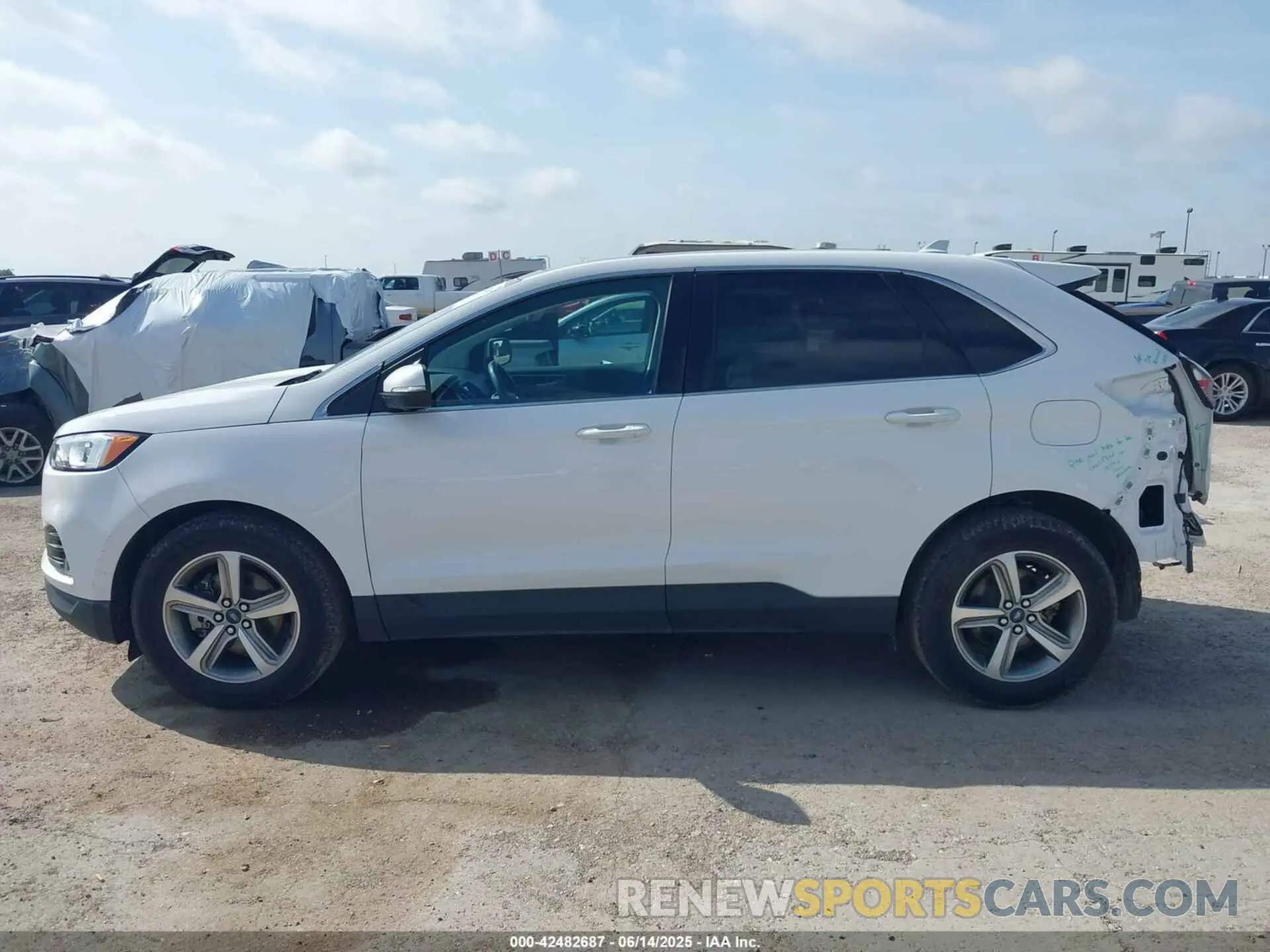 15 Photograph of a damaged car 2FMPK3J97KBC26735 FORD EDGE 2019