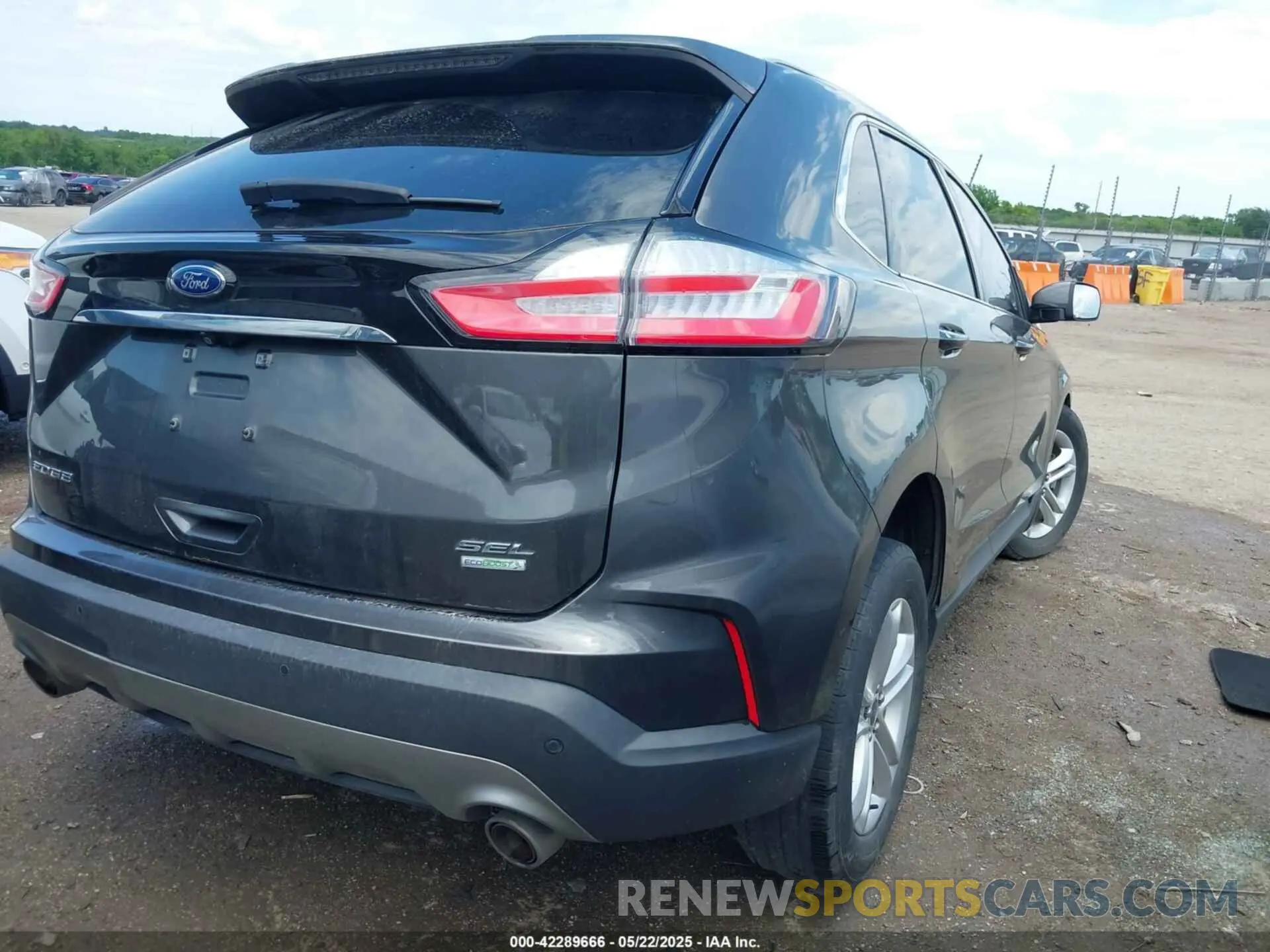 4 Photograph of a damaged car 2FMPK3J97KBC73327 FORD EDGE 2019