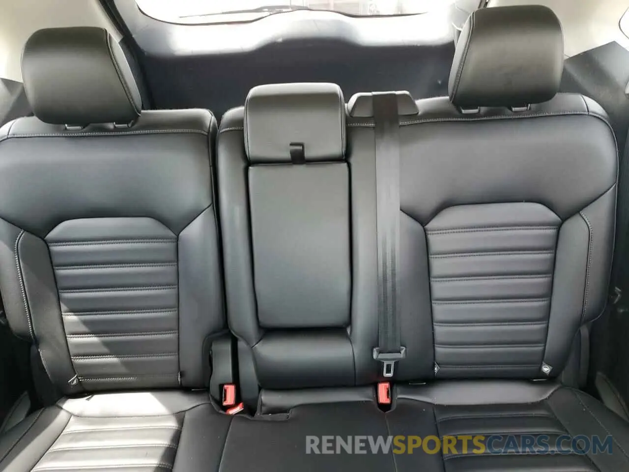 10 Photograph of a damaged car 2FMPK3J98KBC31636 FORD EDGE 2019