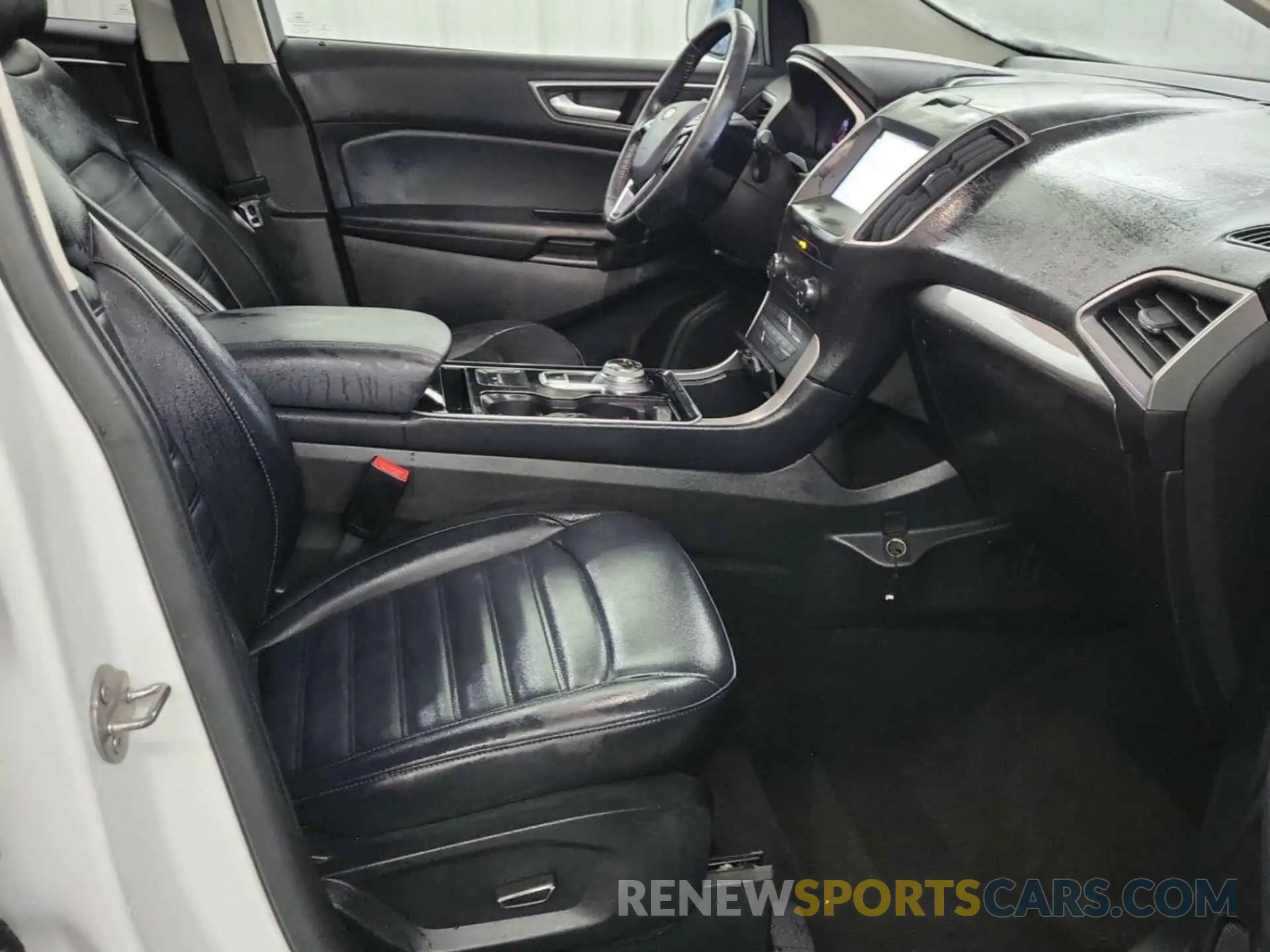 29 Photograph of a damaged car 2FMPK3J98KBC37758 FORD EDGE 2019