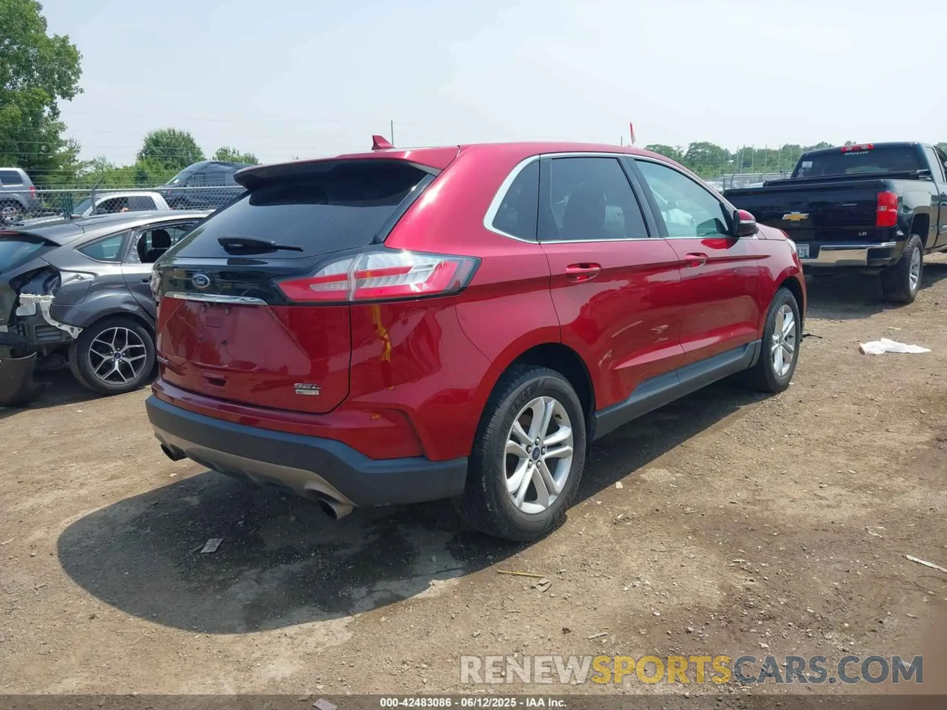 4 Photograph of a damaged car 2FMPK3J9XKBB60388 FORD EDGE 2019