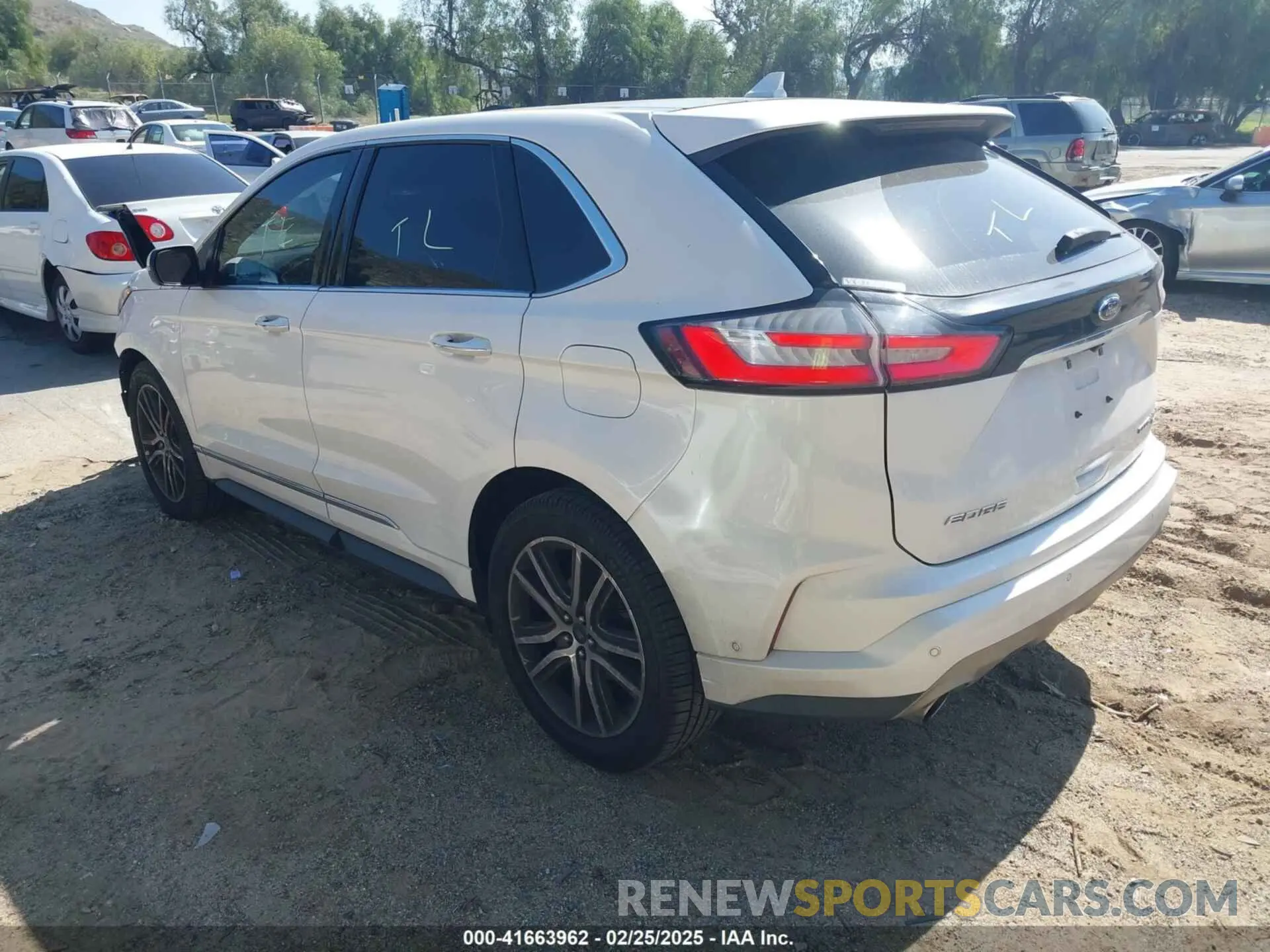 3 Photograph of a damaged car 2FMPK3K94KBB32715 FORD EDGE 2019