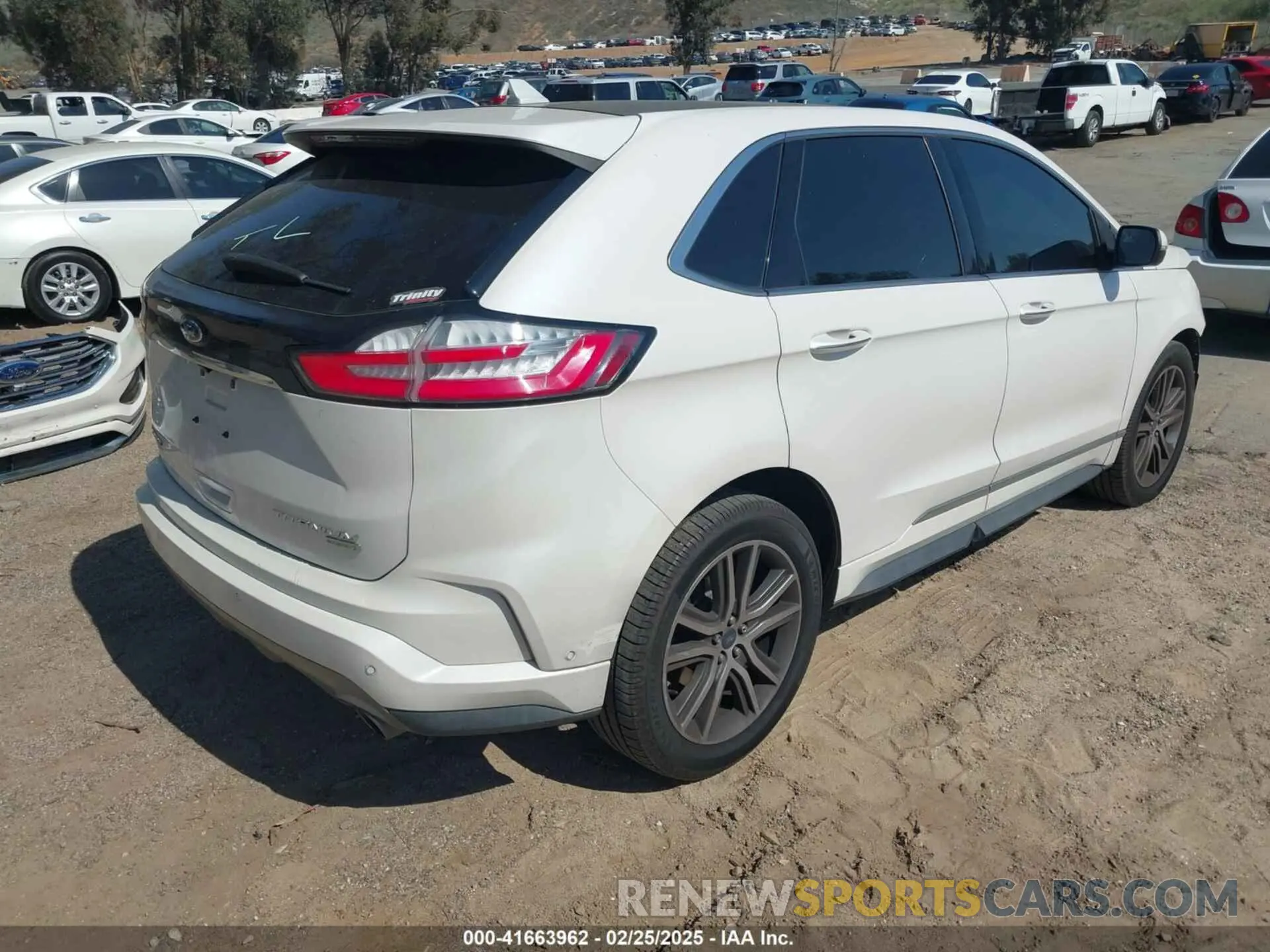 4 Photograph of a damaged car 2FMPK3K94KBB32715 FORD EDGE 2019