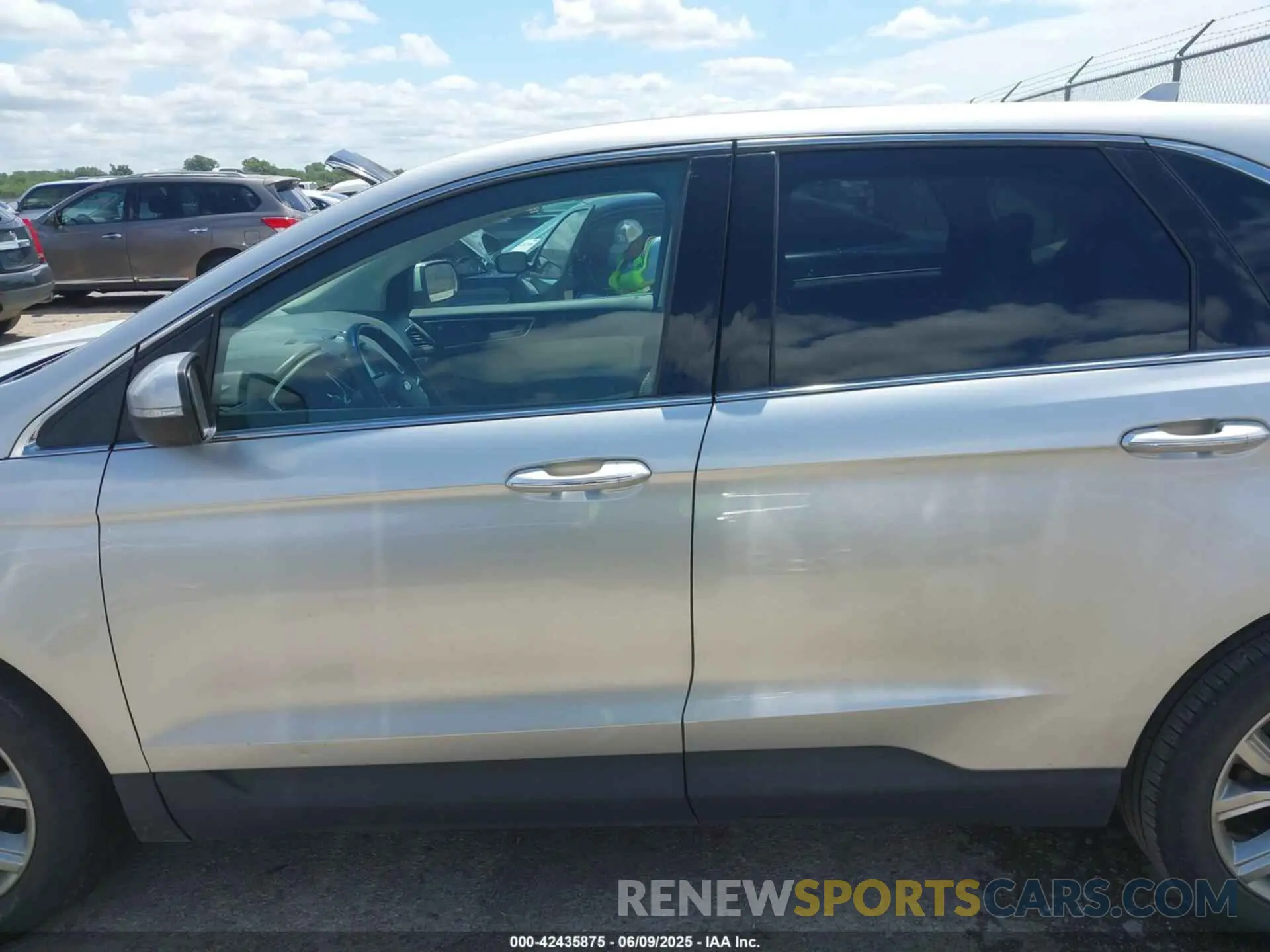 14 Photograph of a damaged car 2FMPK3K96KBB54327 FORD EDGE 2019