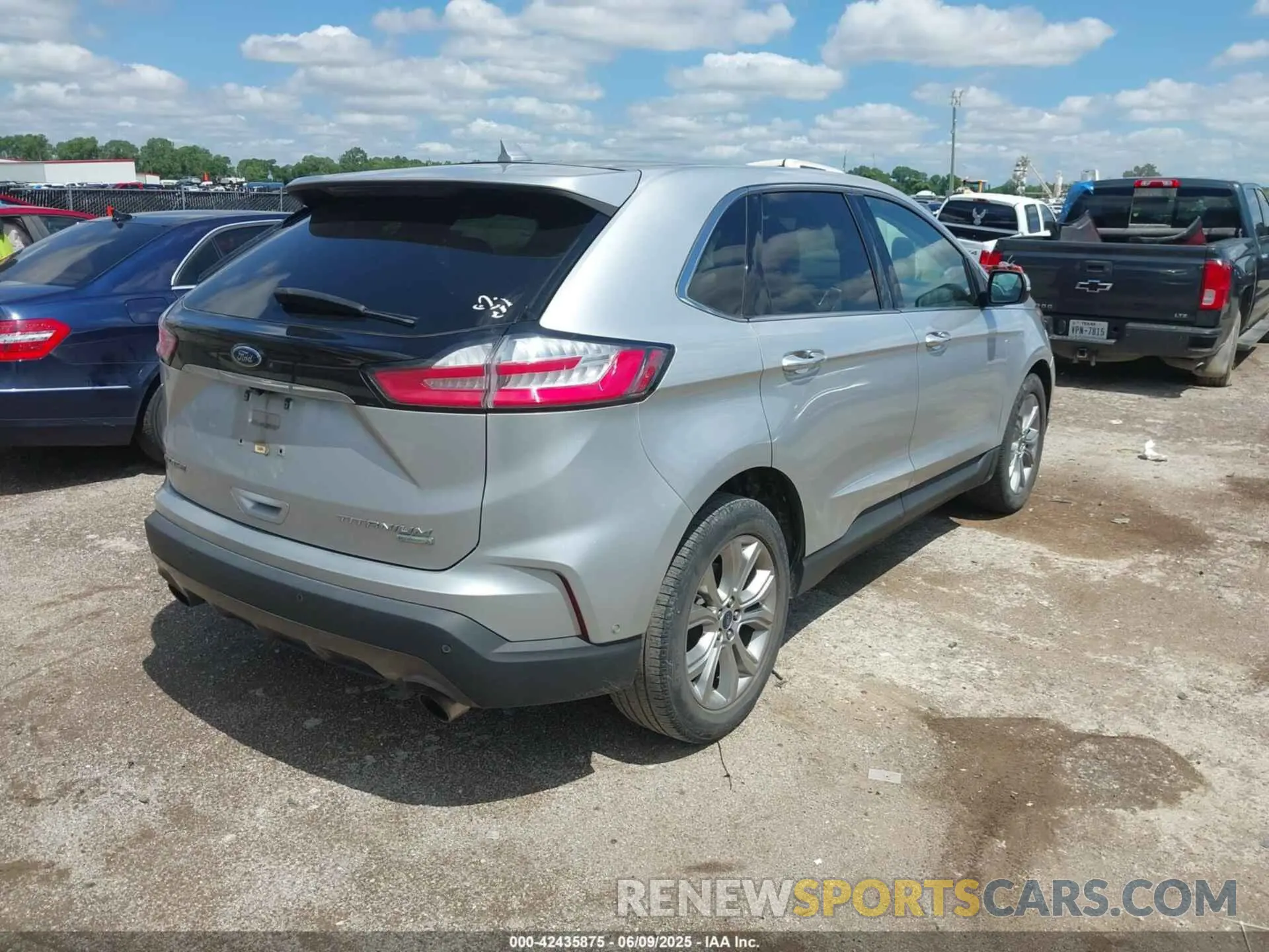 4 Photograph of a damaged car 2FMPK3K96KBB54327 FORD EDGE 2019