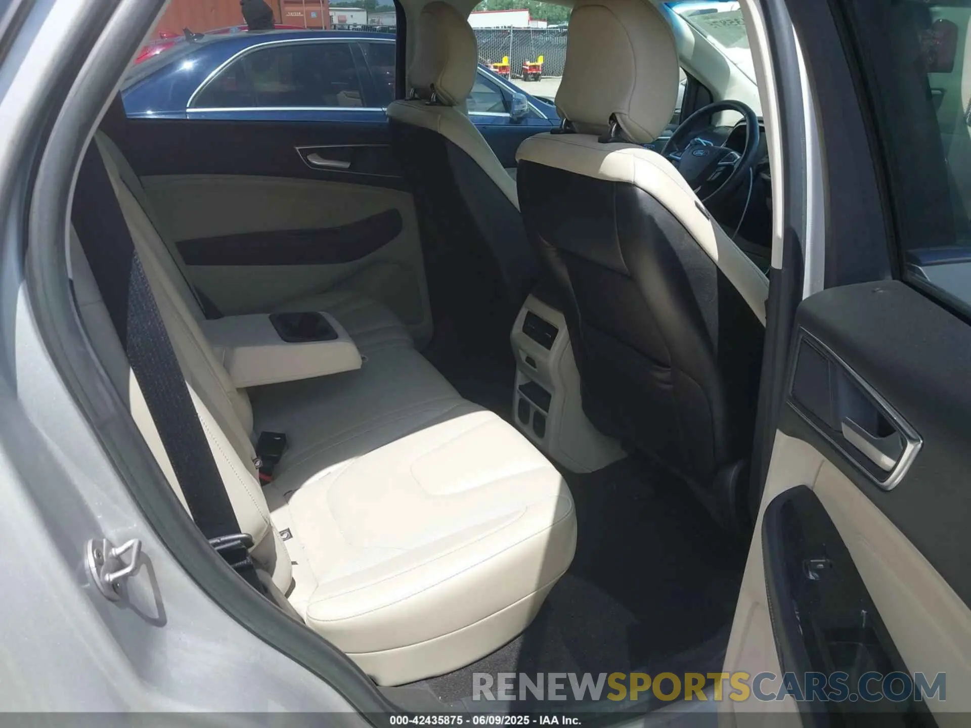 8 Photograph of a damaged car 2FMPK3K96KBB54327 FORD EDGE 2019