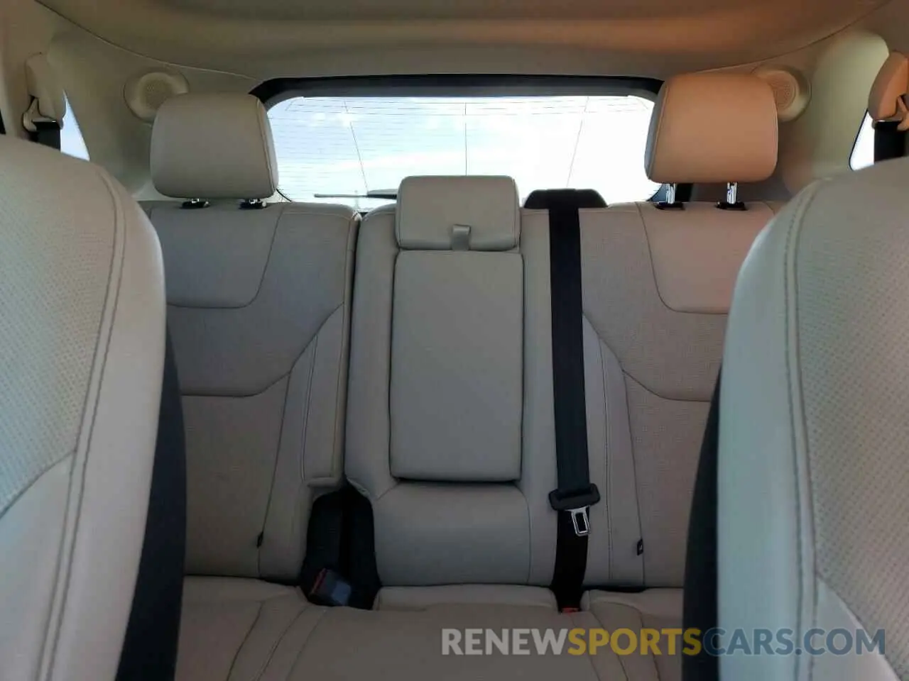 10 Photograph of a damaged car 2FMPK3K97KBB46219 FORD EDGE 2019