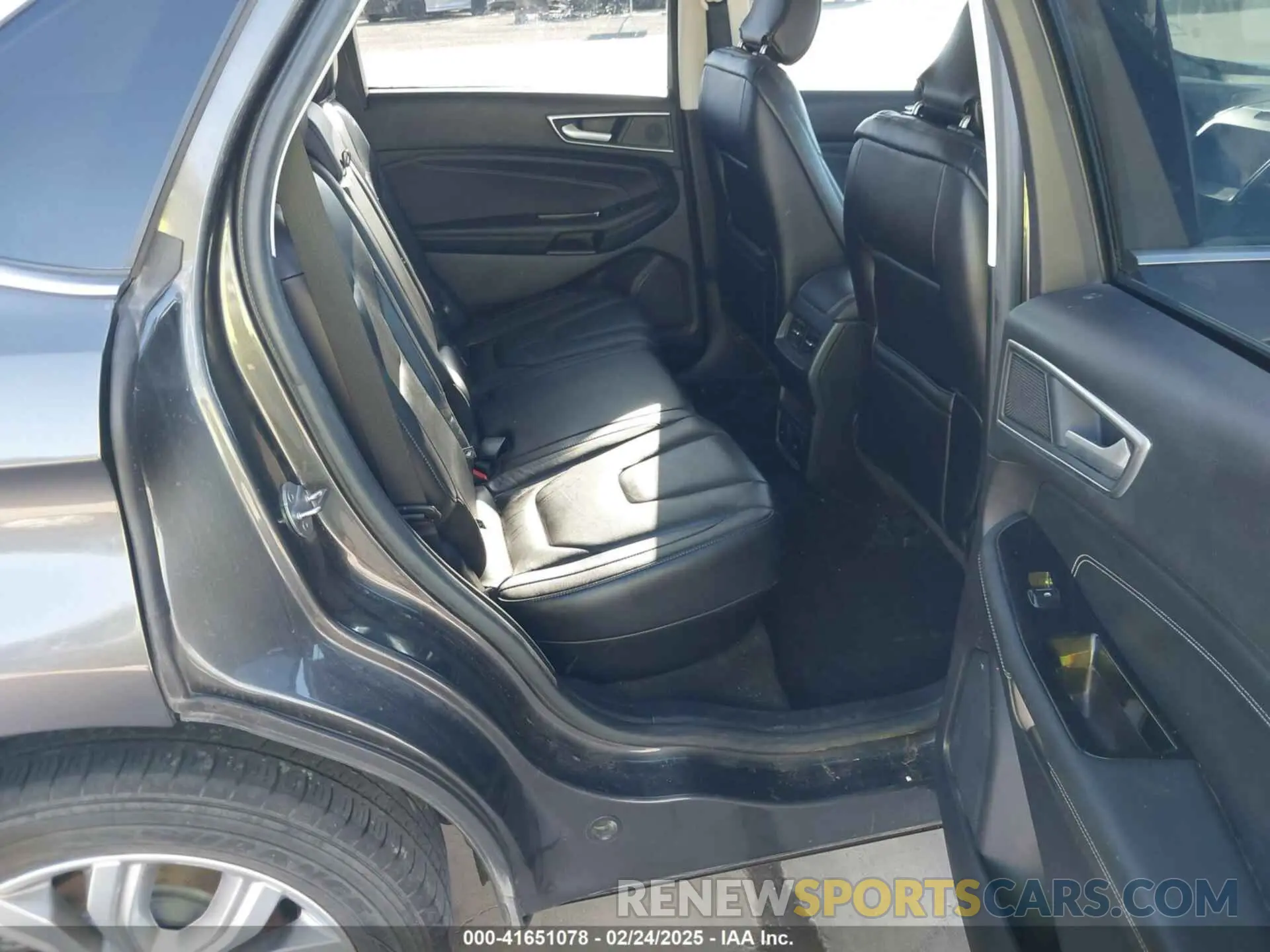 8 Photograph of a damaged car 2FMPK3K97KBC46935 FORD EDGE 2019