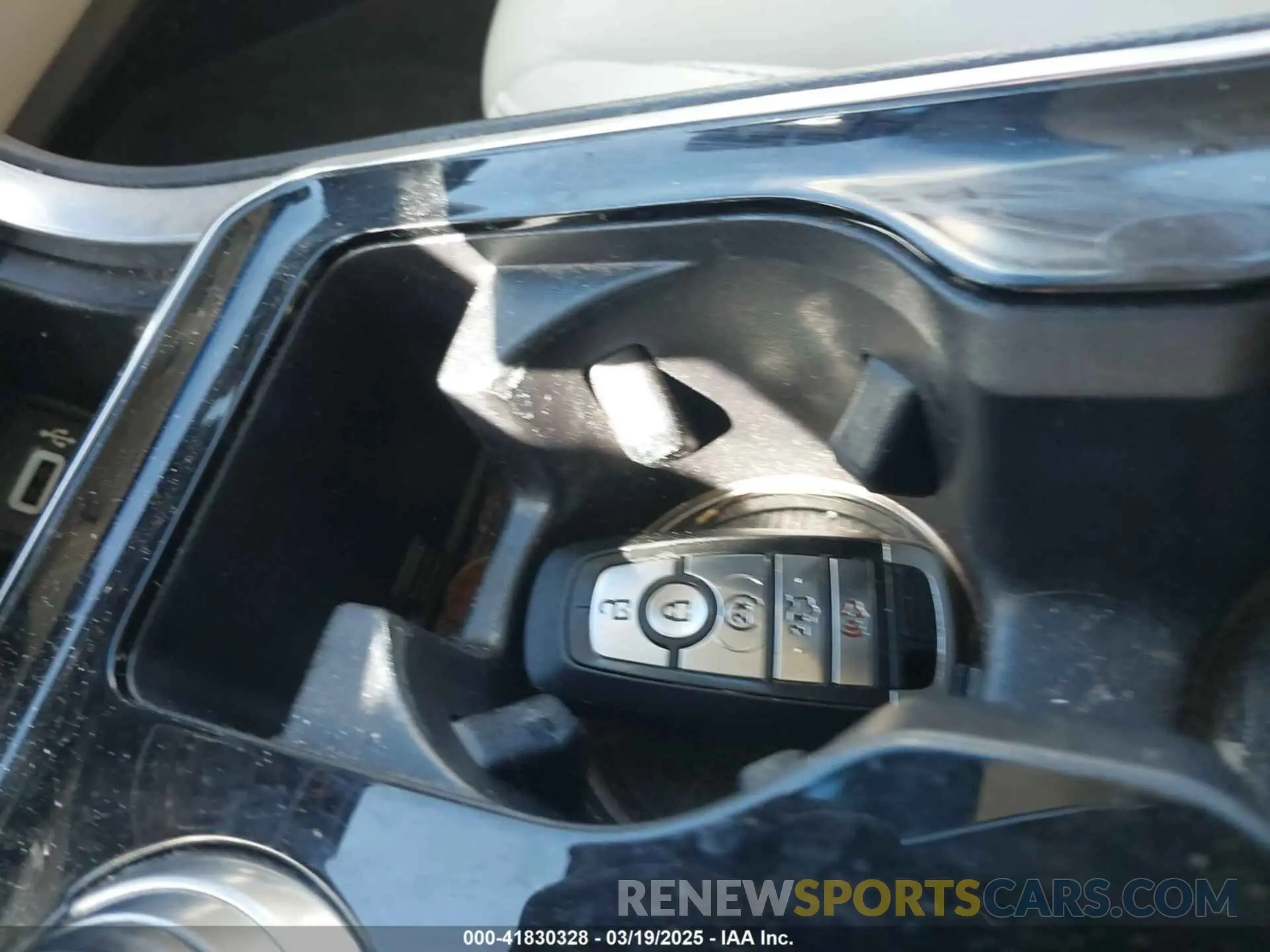 11 Photograph of a damaged car 2FMPK3K99KBB53558 FORD EDGE 2019