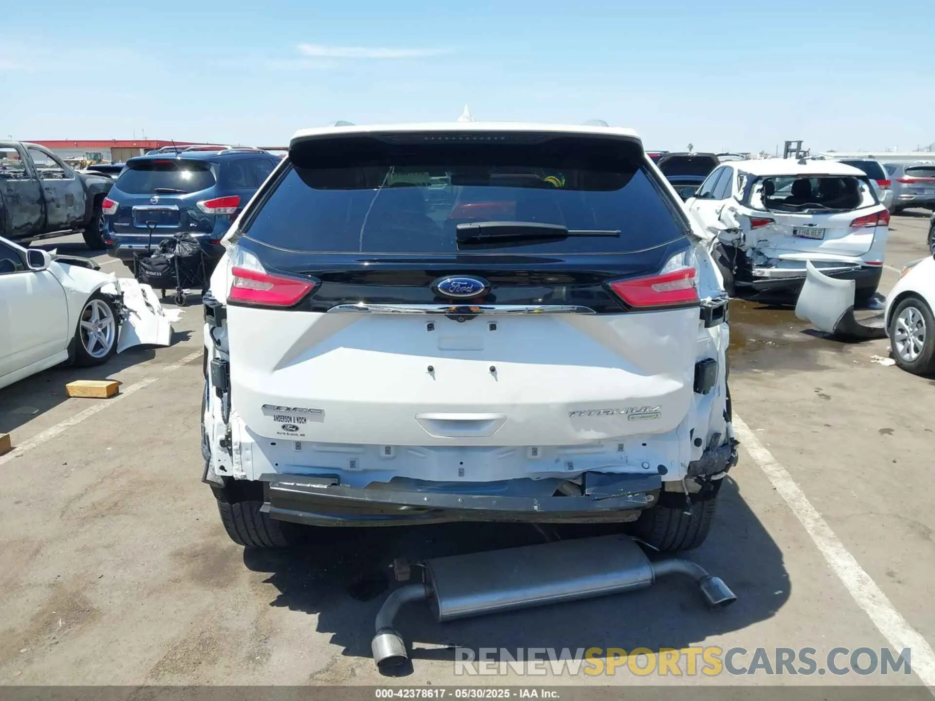 17 Photograph of a damaged car 2FMPK3K9XKBB38860 FORD EDGE 2019