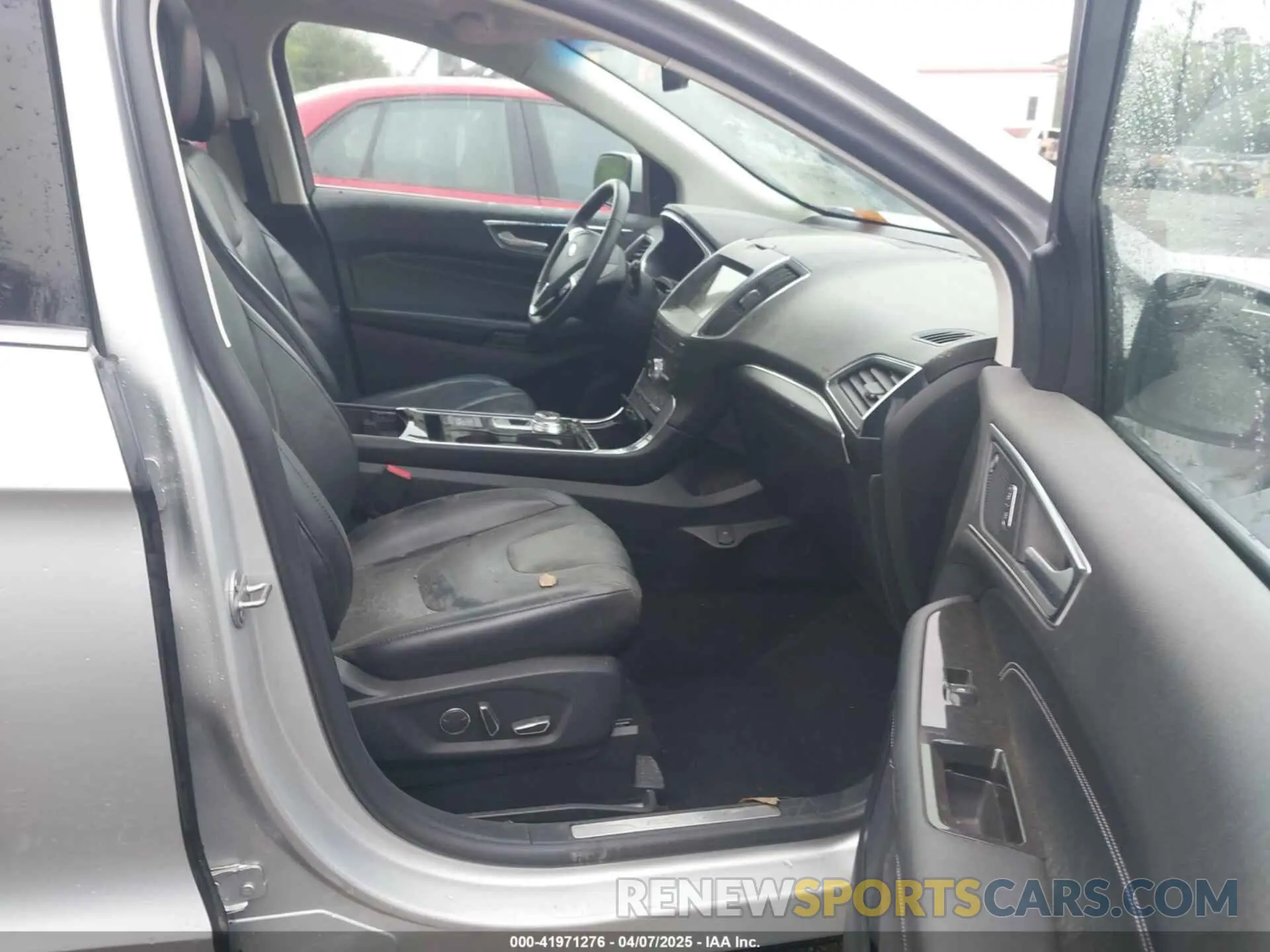 5 Photograph of a damaged car 2FMPK3K9XKBB70482 FORD EDGE 2019
