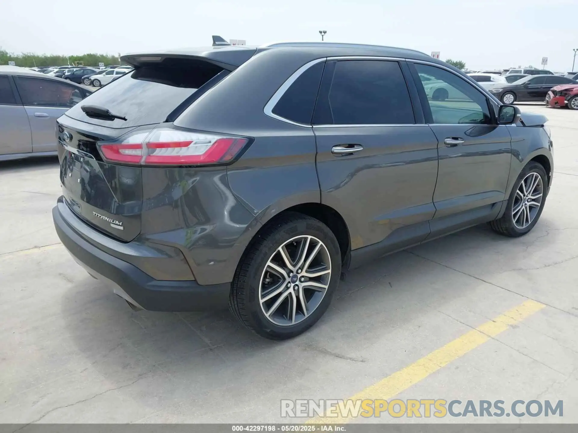 4 Photograph of a damaged car 2FMPK3K9XKBC35685 FORD EDGE 2019