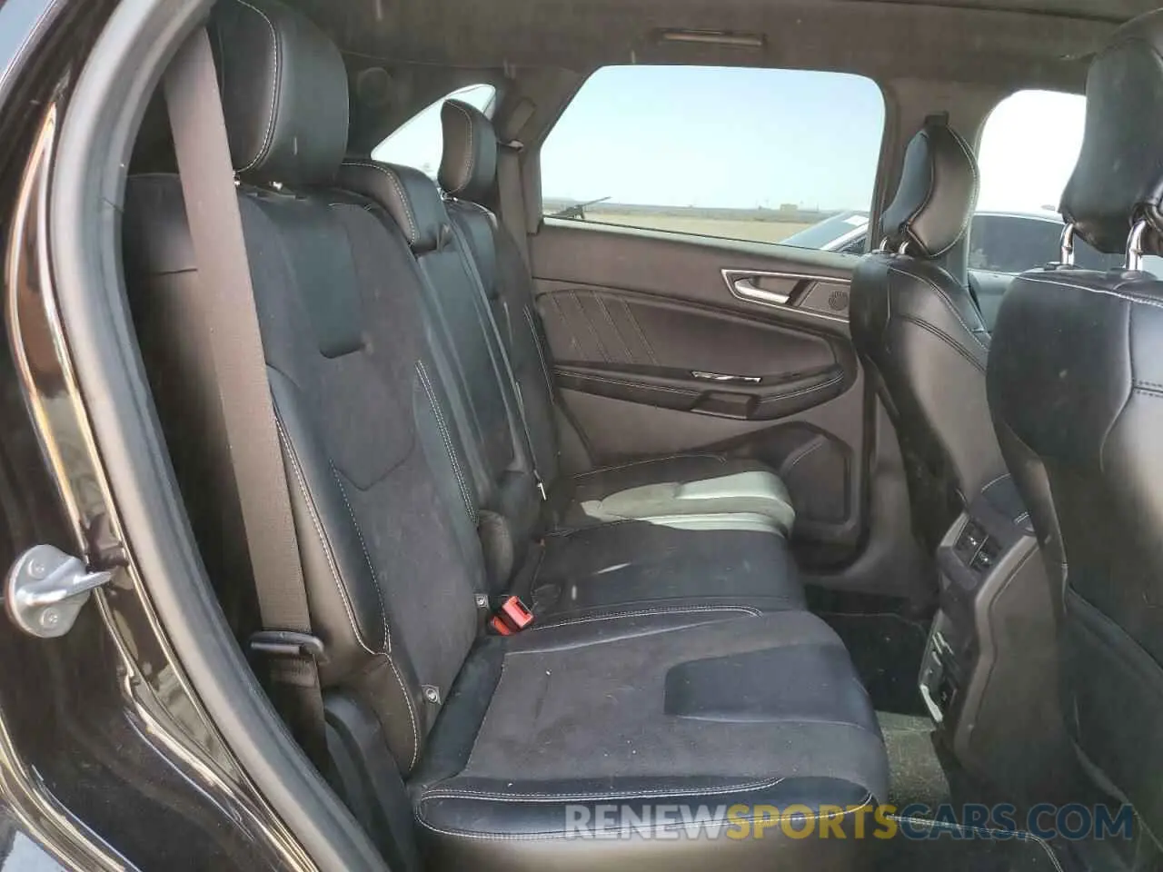 11 Photograph of a damaged car 2FMPK4AP6KBB09961 FORD EDGE 2019