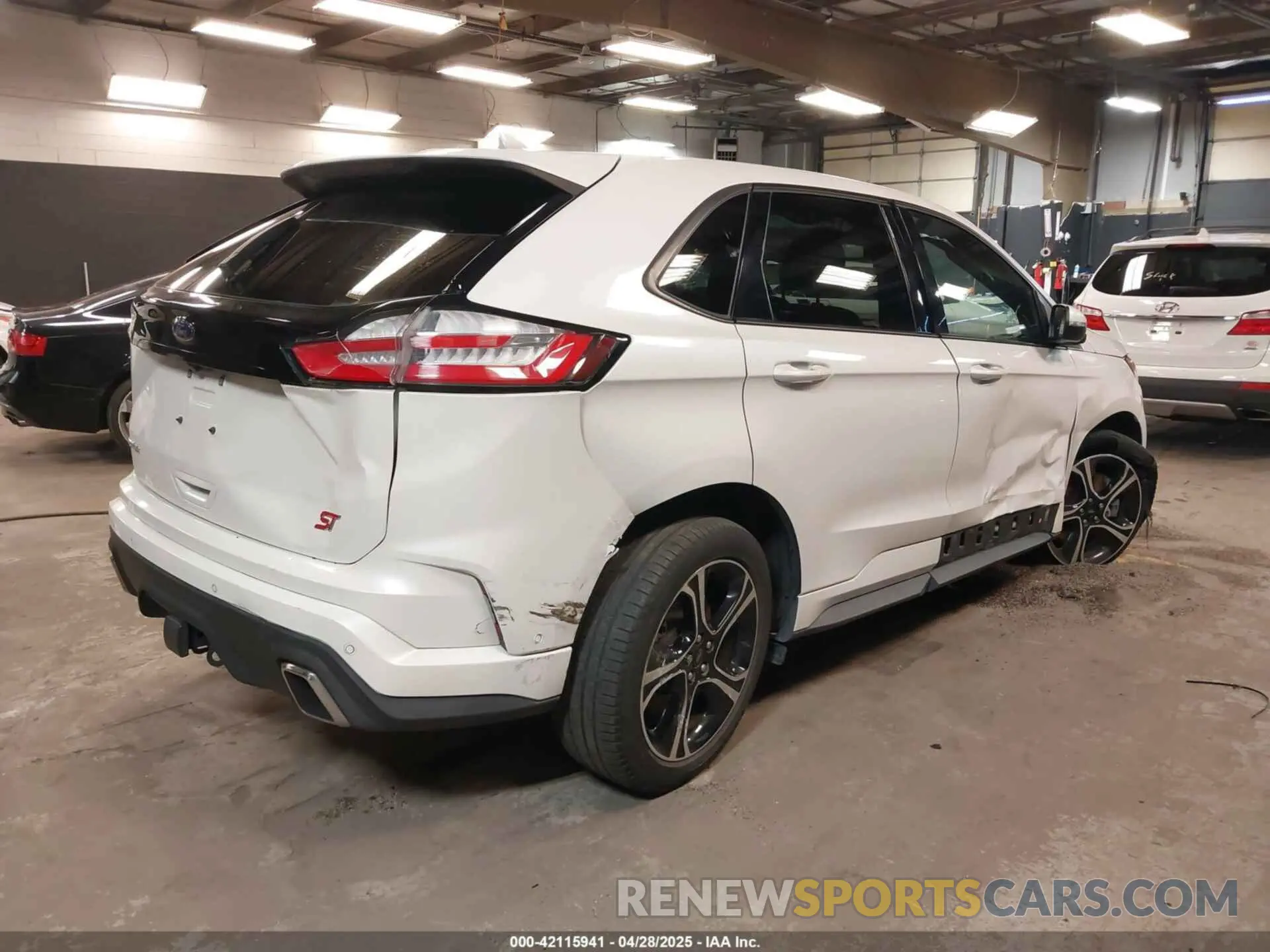 4 Photograph of a damaged car 2FMPK4AP7KBB84720 FORD EDGE 2019
