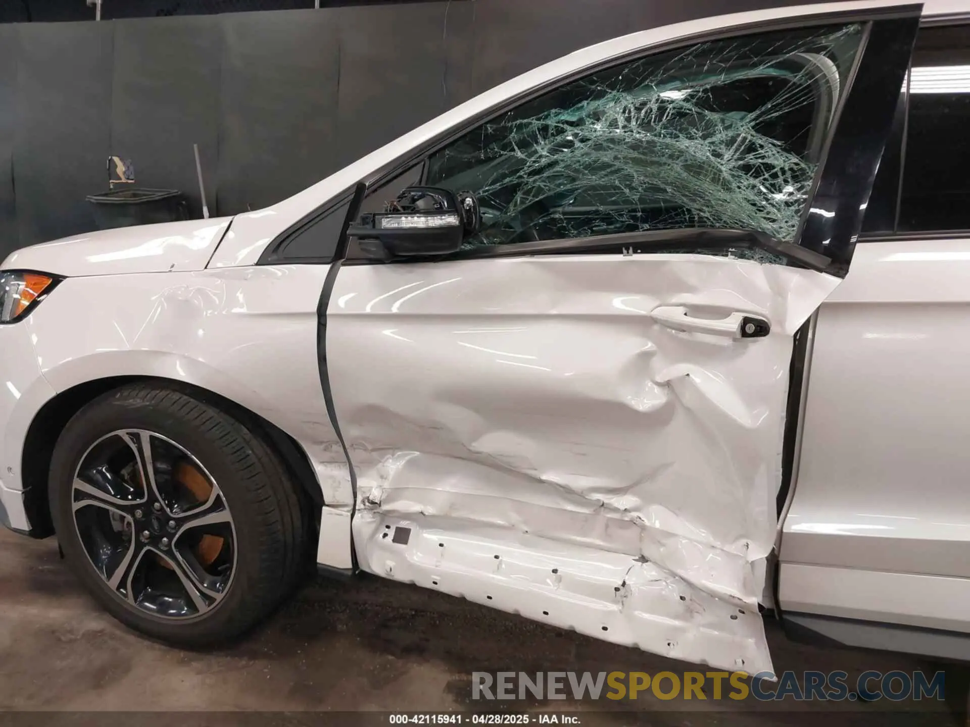 6 Photograph of a damaged car 2FMPK4AP7KBB84720 FORD EDGE 2019