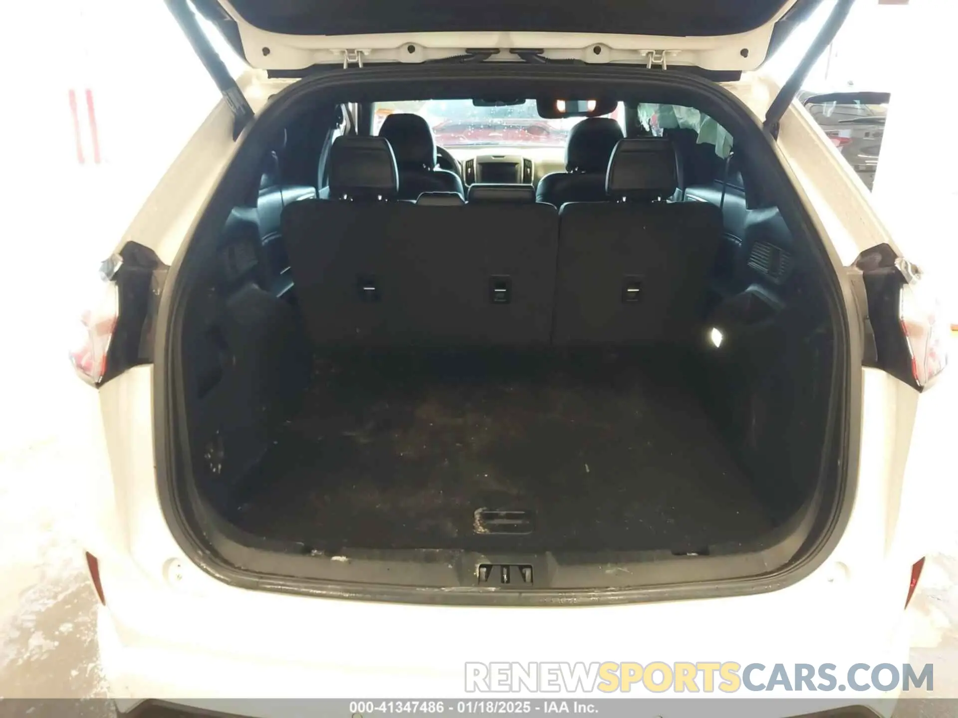 17 Photograph of a damaged car 2FMPK4AP8KBB80417 FORD EDGE 2019