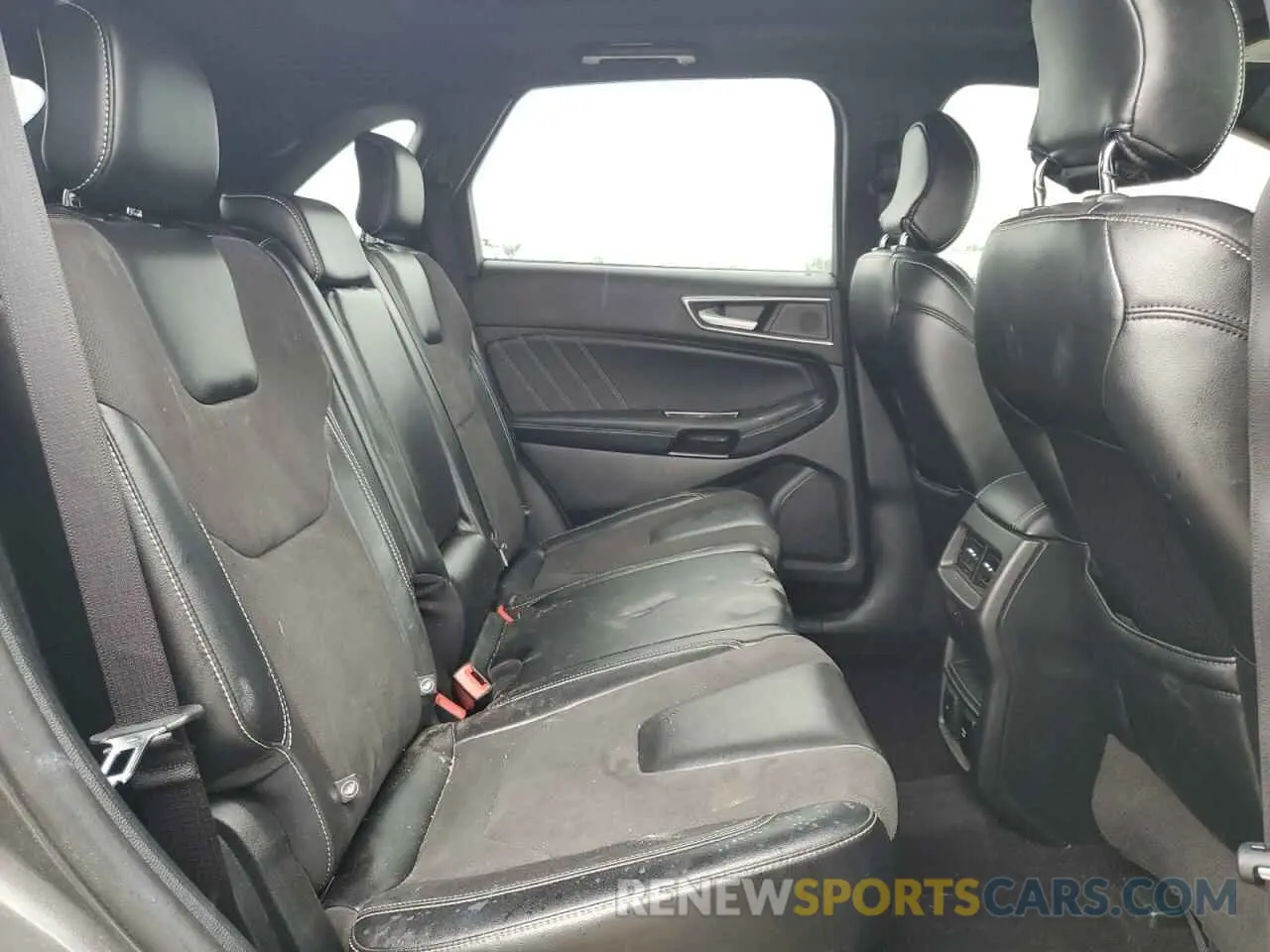 11 Photograph of a damaged car 2FMPK4AP8KBC70487 FORD EDGE 2019