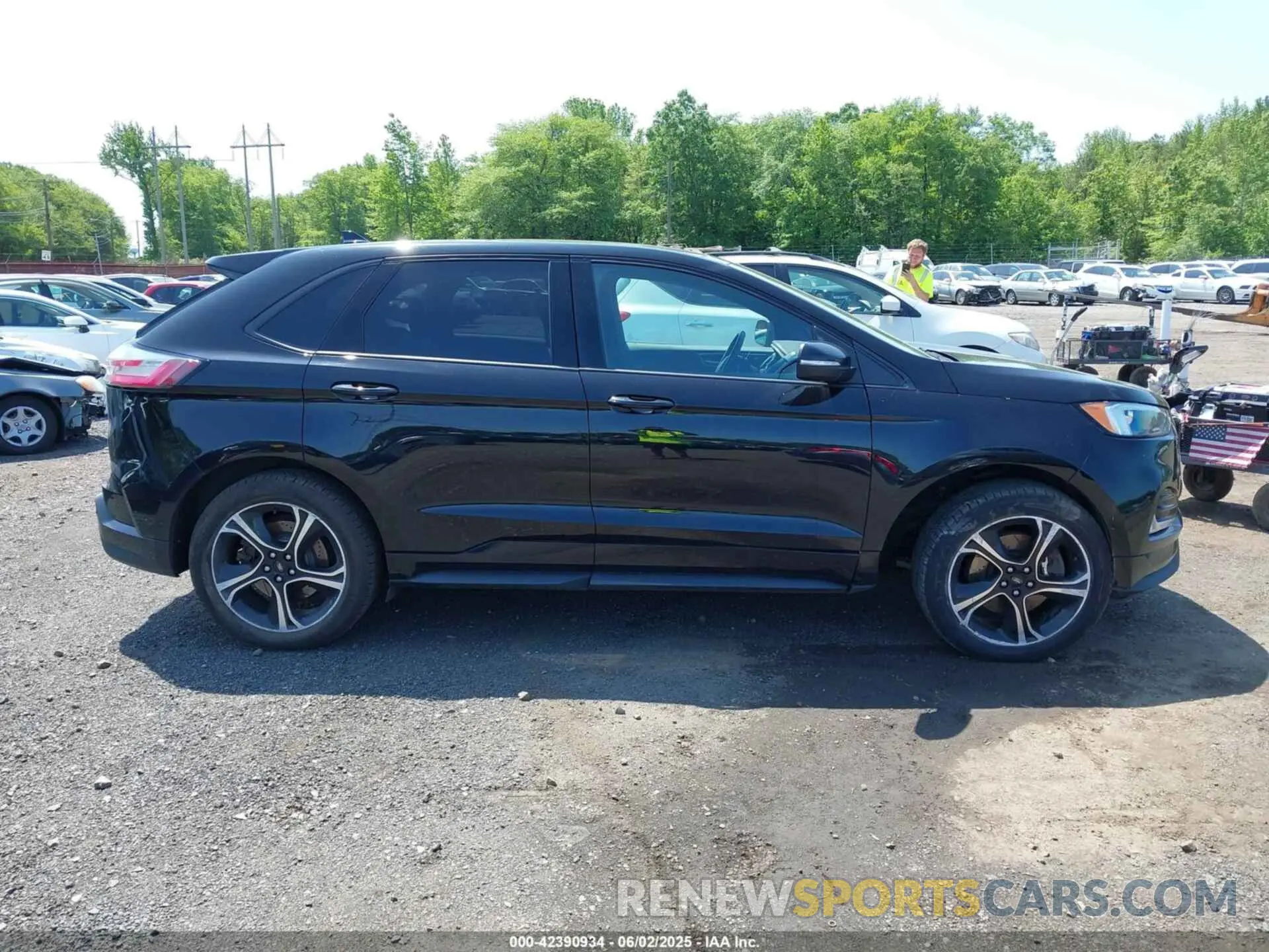 17 Photograph of a damaged car 2FMPK4AP9KBB84685 FORD EDGE 2019