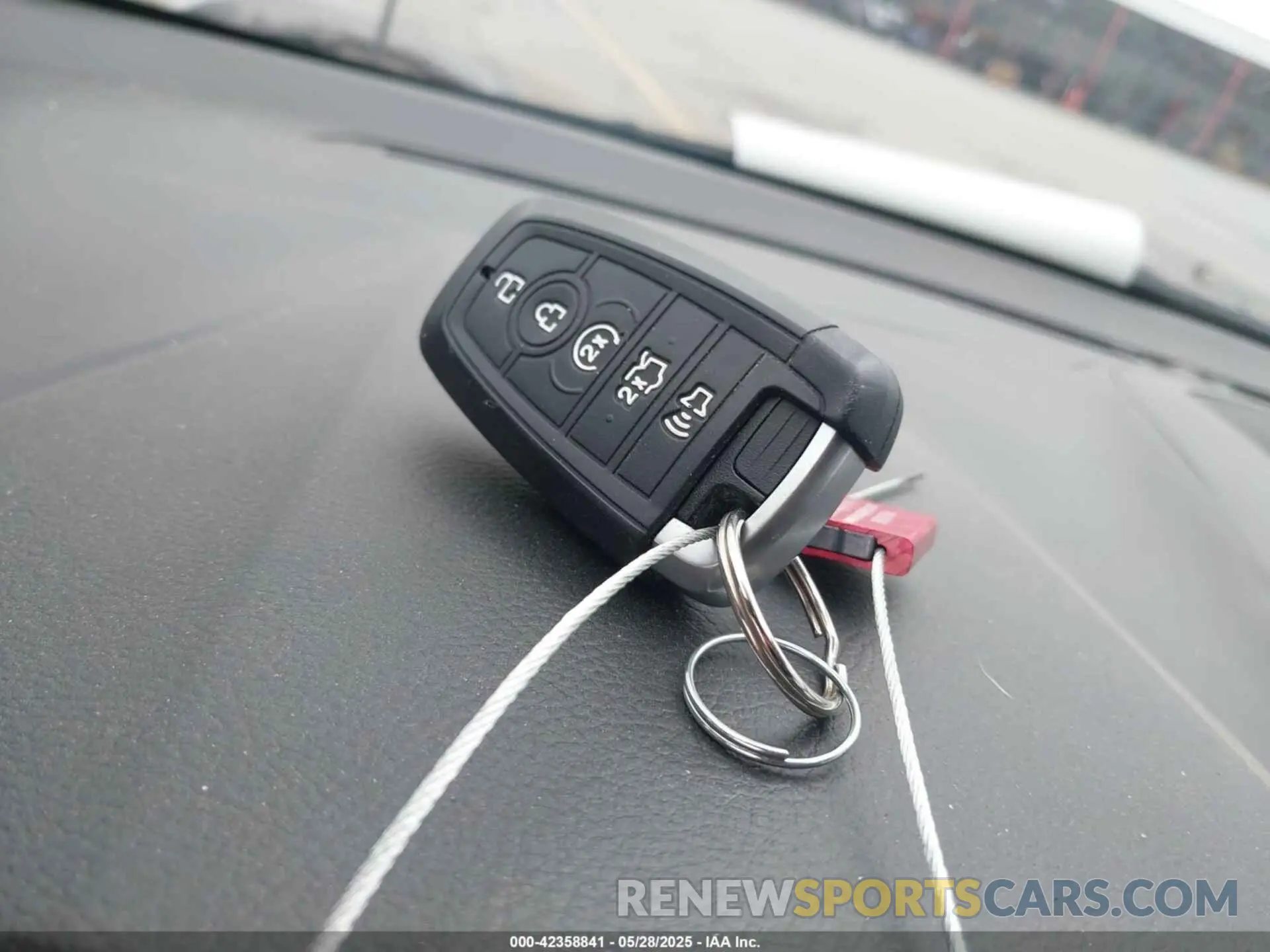 11 Photograph of a damaged car 2FMPK4AP9KBC38728 FORD EDGE 2019