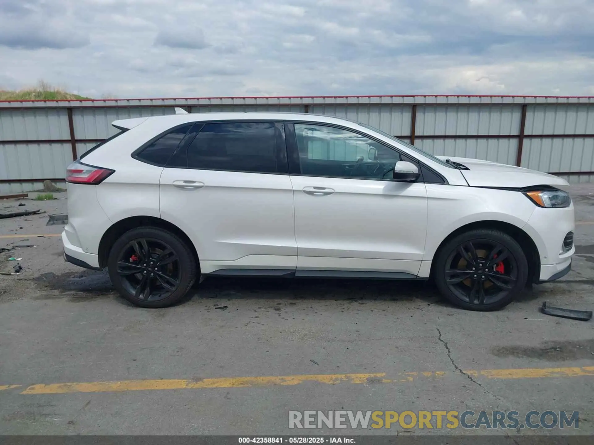 13 Photograph of a damaged car 2FMPK4AP9KBC38728 FORD EDGE 2019