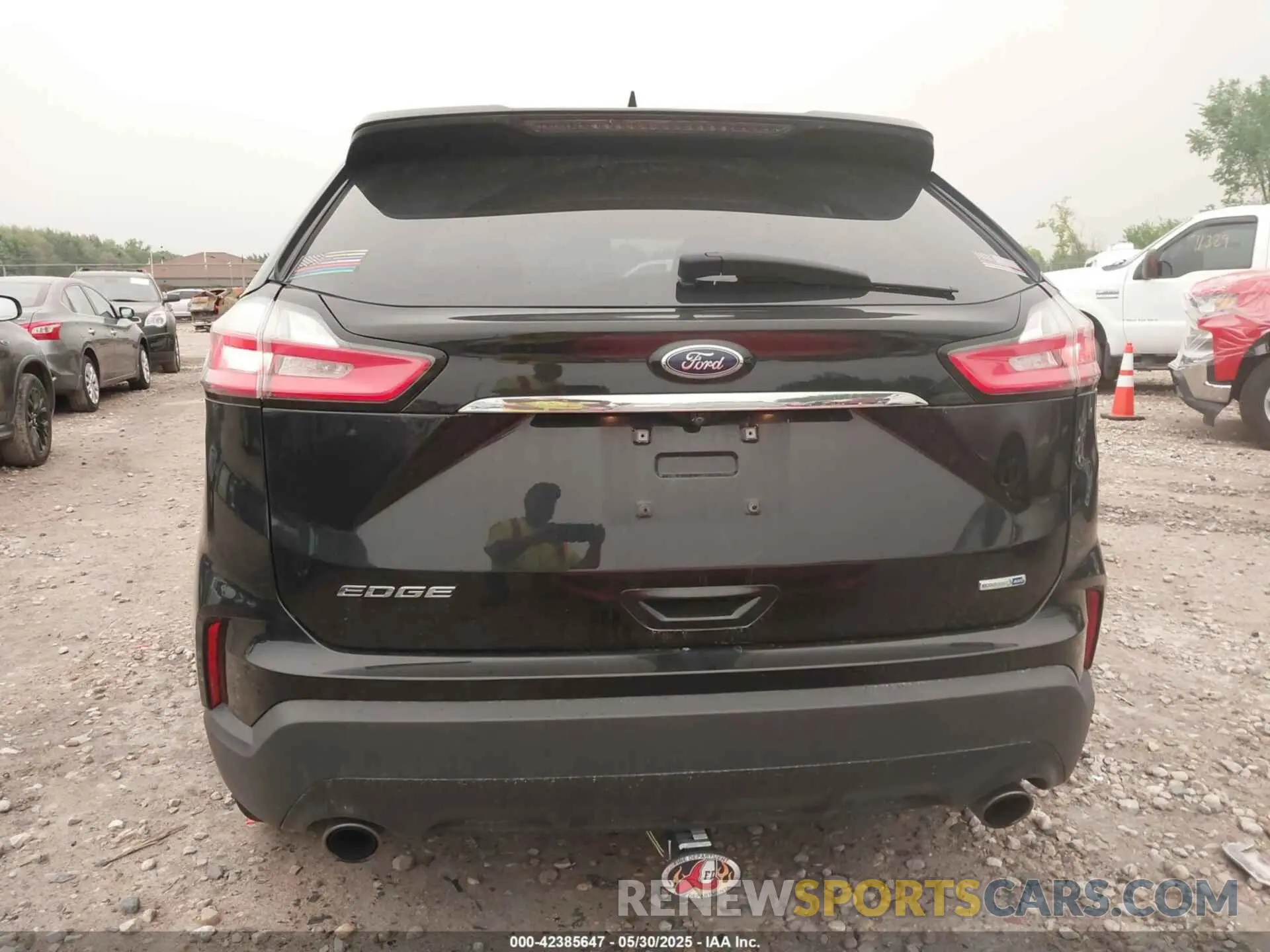 16 Photograph of a damaged car 2FMPK4G97KBB82717 FORD EDGE 2019
