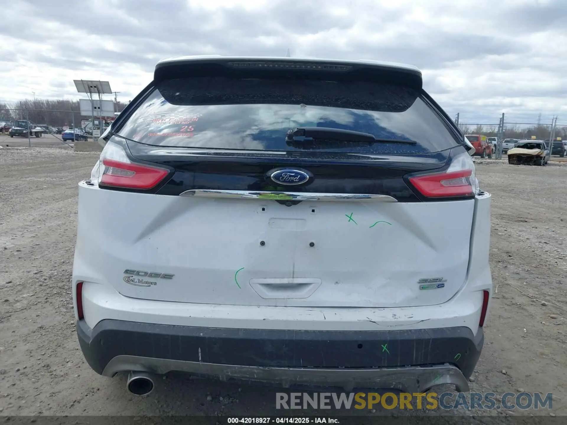 16 Photograph of a damaged car 2FMPK4J91KBB15166 FORD EDGE 2019