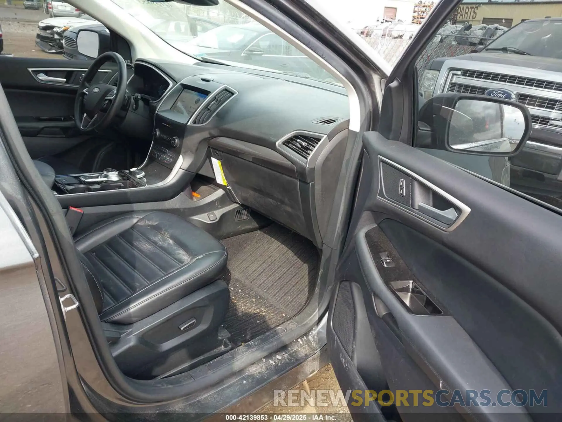 5 Photograph of a damaged car 2FMPK4J92KBC60085 FORD EDGE 2019