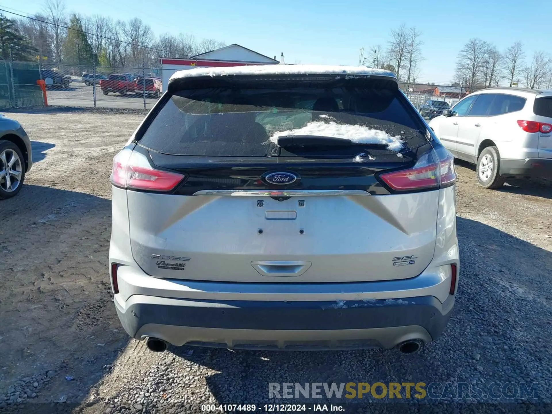 17 Photograph of a damaged car 2FMPK4J94KBB23407 FORD EDGE 2019