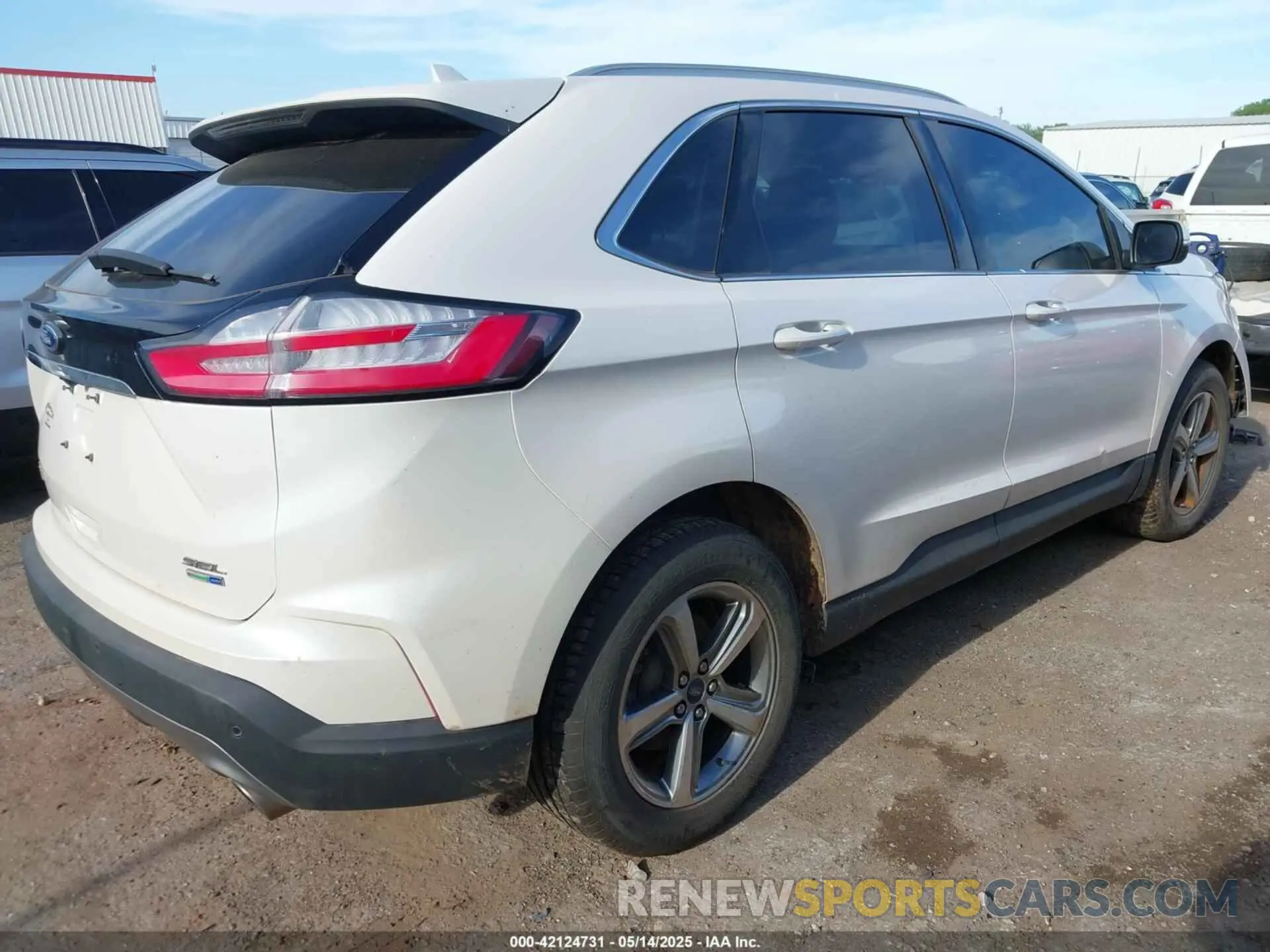 4 Photograph of a damaged car 2FMPK4J94KBB75832 FORD EDGE 2019