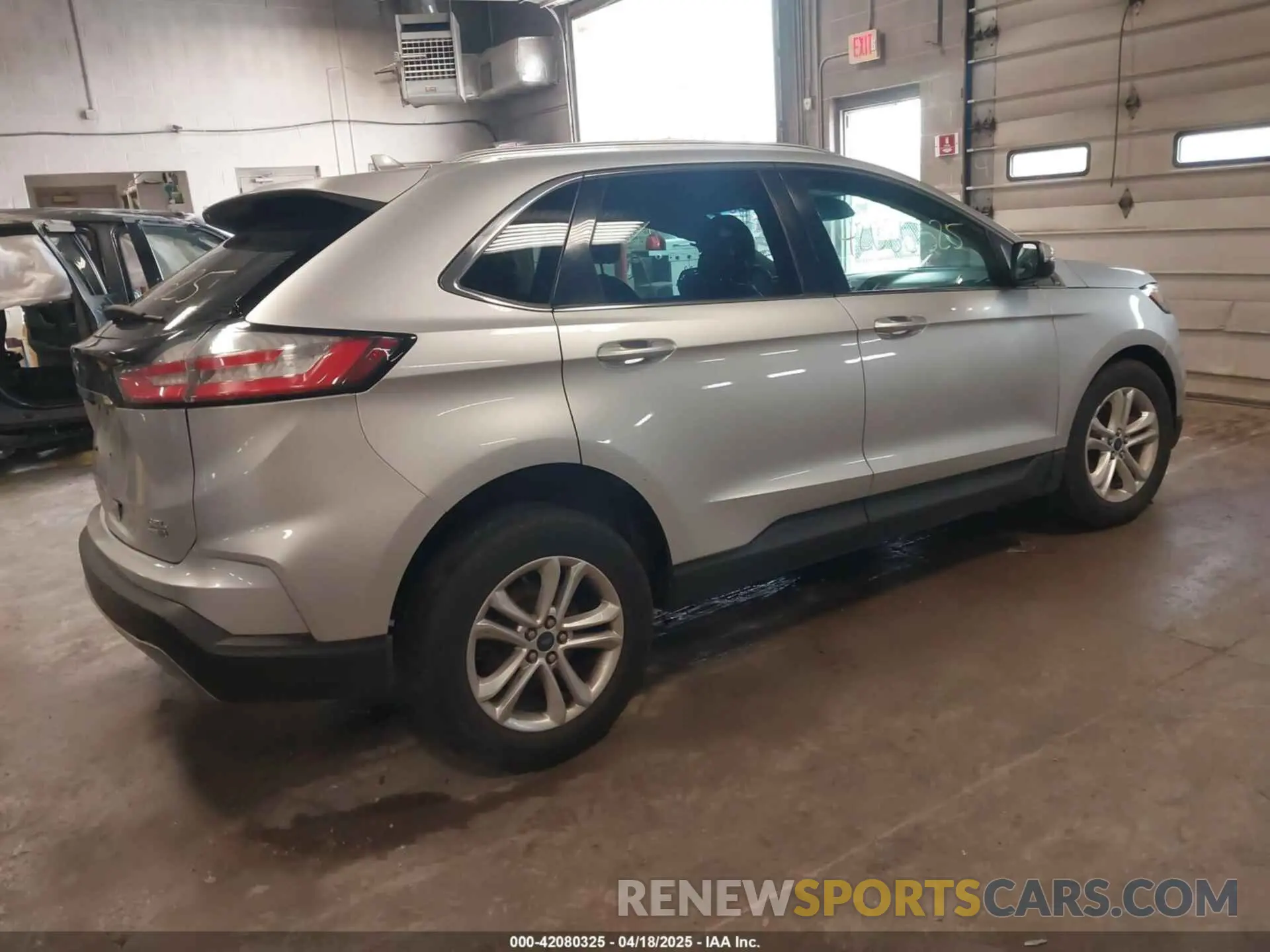 4 Photograph of a damaged car 2FMPK4J95KBB11427 FORD EDGE 2019