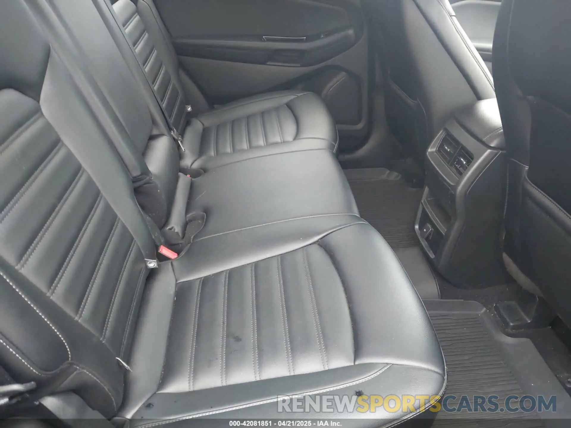 8 Photograph of a damaged car 2FMPK4J95KBC26108 FORD EDGE 2019
