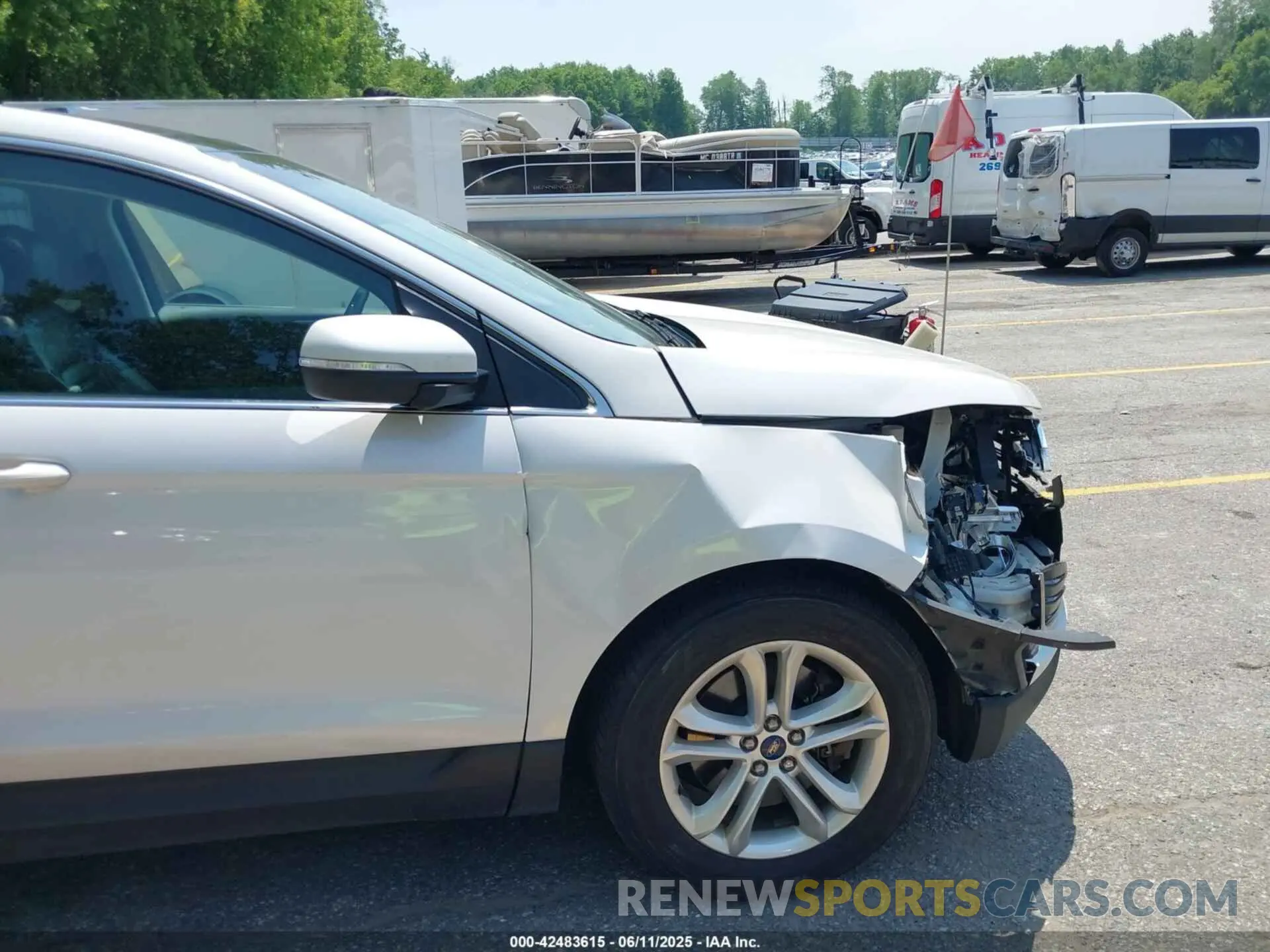 18 Photograph of a damaged car 2FMPK4J96KBB36191 FORD EDGE 2019