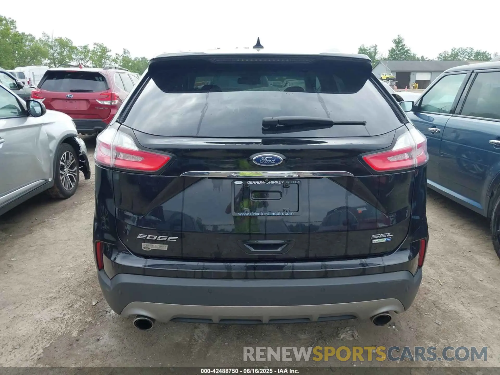 17 Photograph of a damaged car 2FMPK4J96KBC18745 FORD EDGE 2019