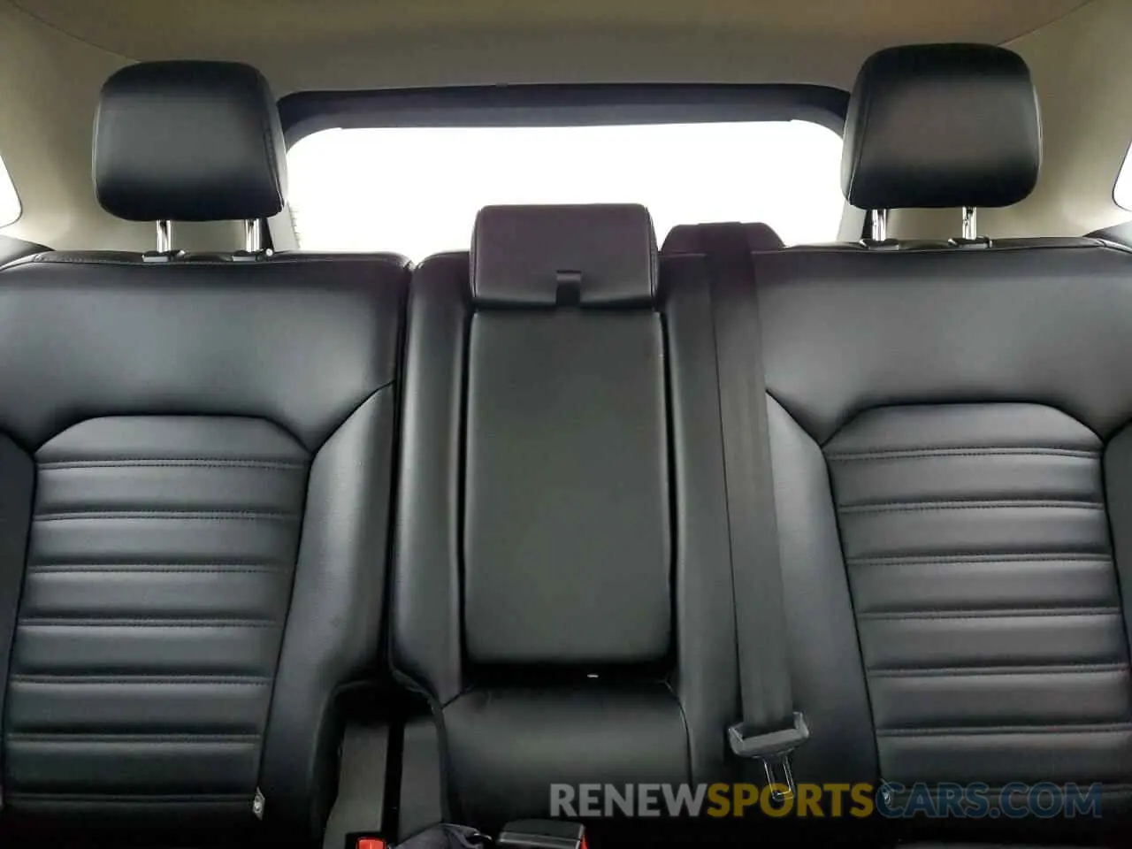 10 Photograph of a damaged car 2FMPK4J97KBB03622 FORD EDGE 2019