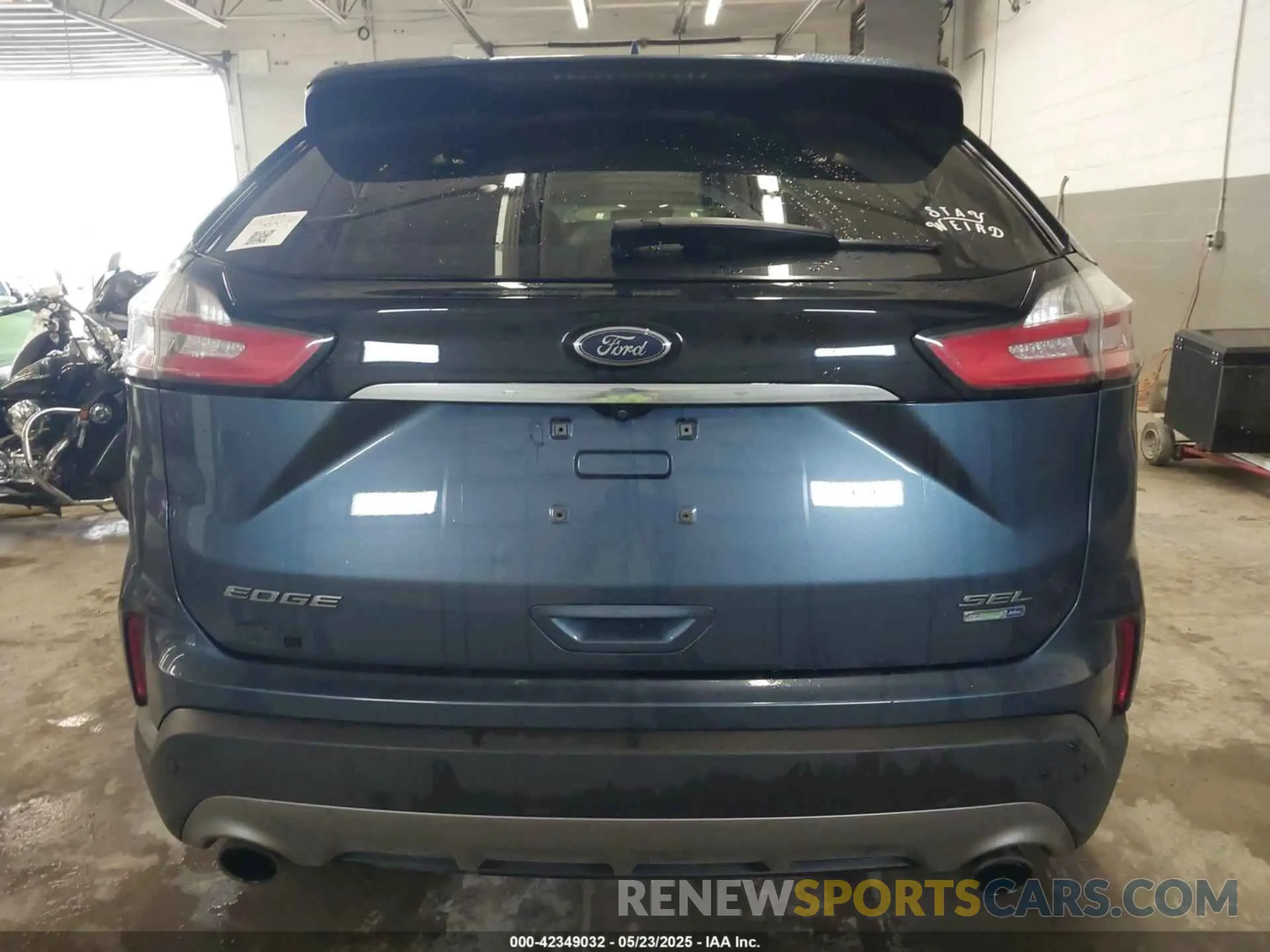 16 Photograph of a damaged car 2FMPK4J97KBB66204 FORD EDGE 2019