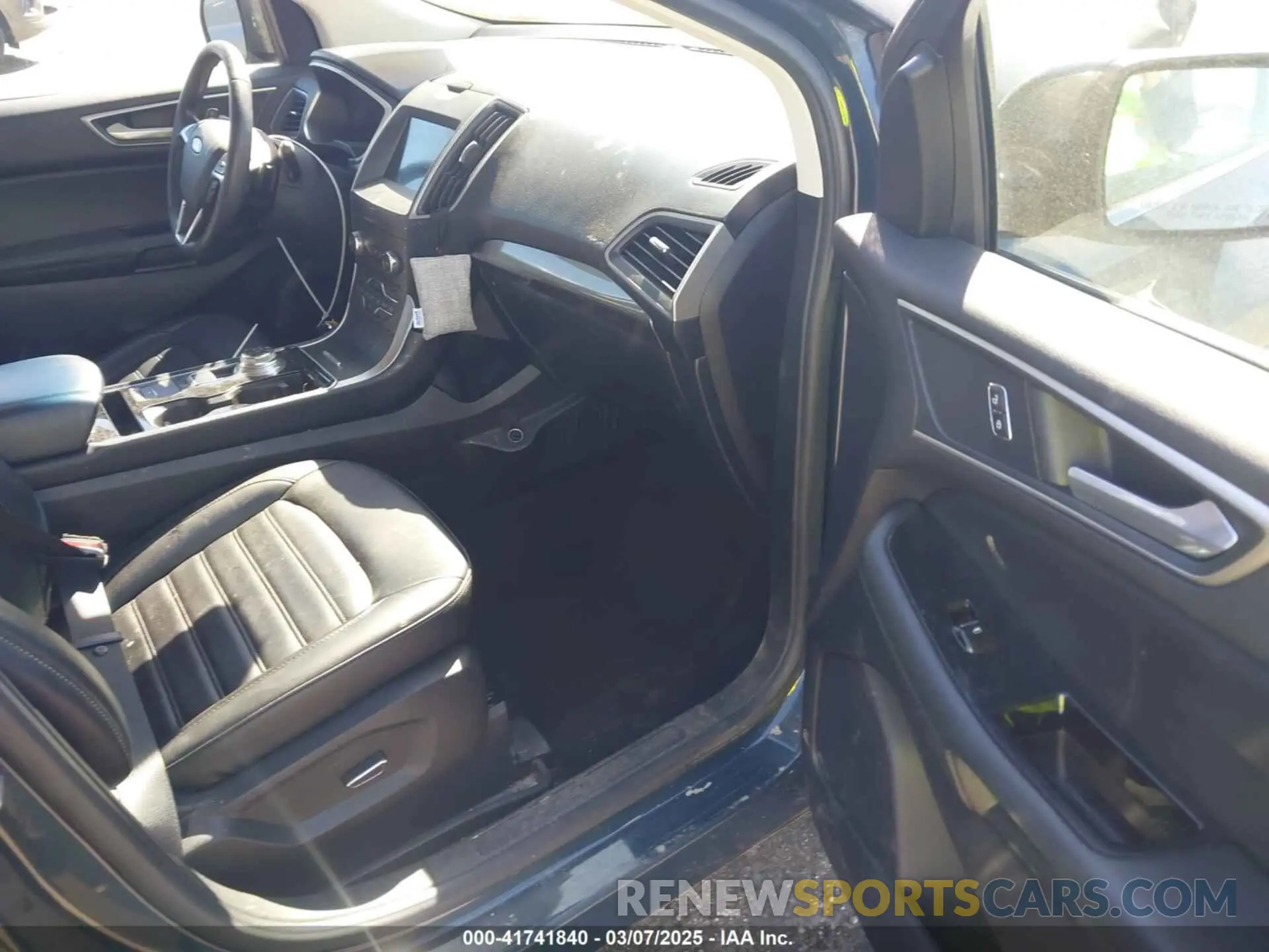 5 Photograph of a damaged car 2FMPK4J98KBB68754 FORD EDGE 2019