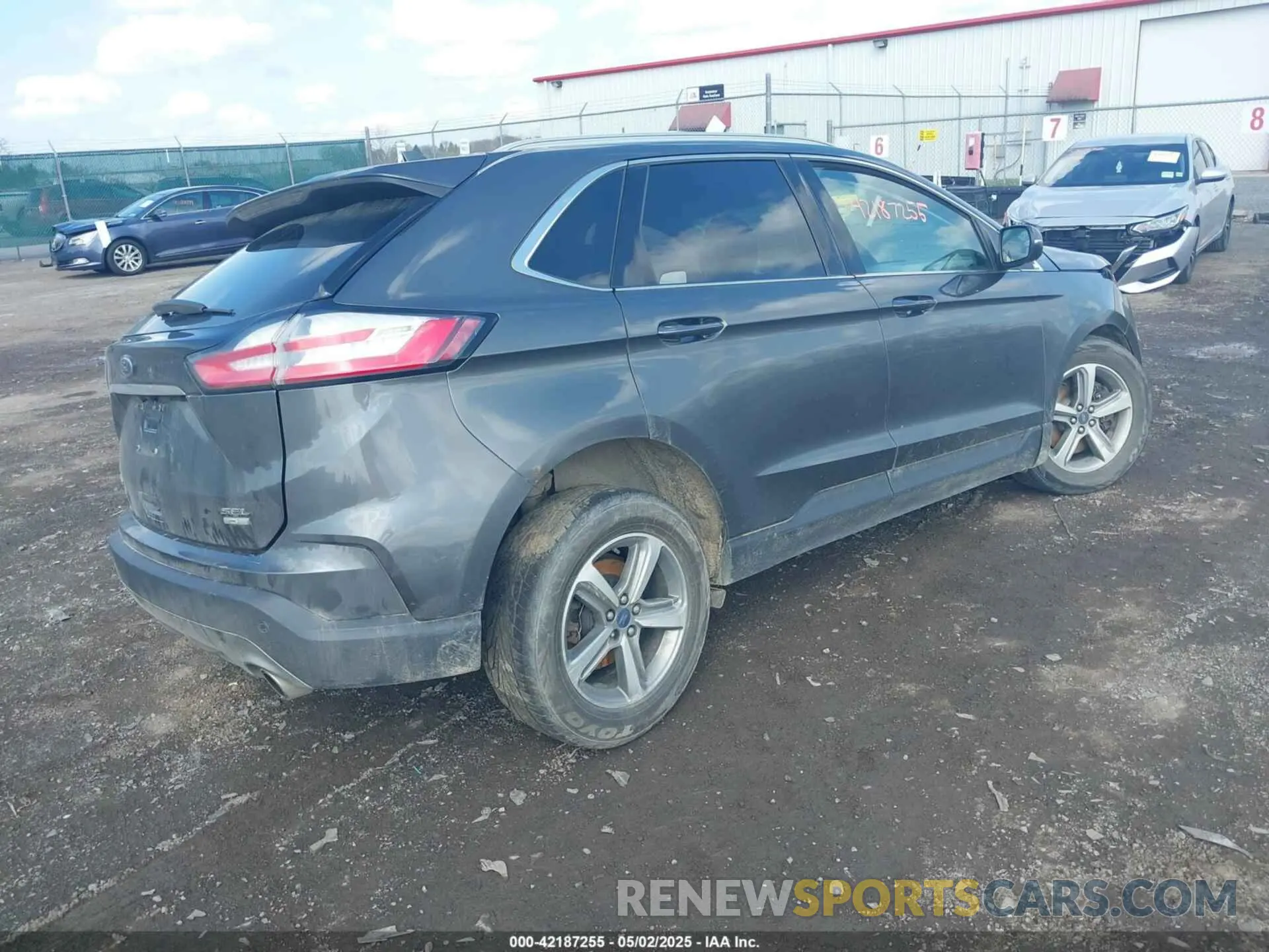 4 Photograph of a damaged car 2FMPK4J9XKBB19006 FORD EDGE 2019