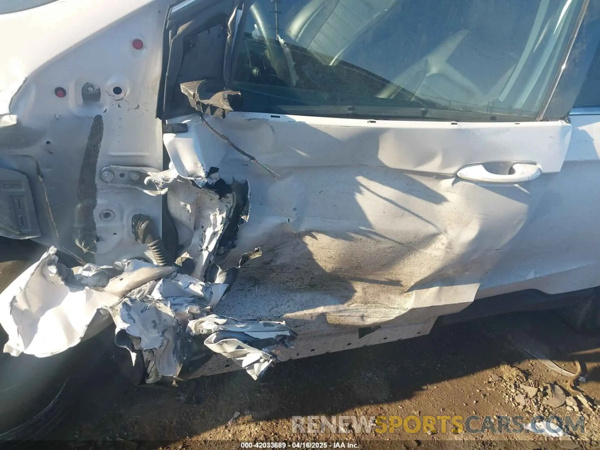 16 Photograph of a damaged car 2FMPK4J9XKBB27140 FORD EDGE 2019