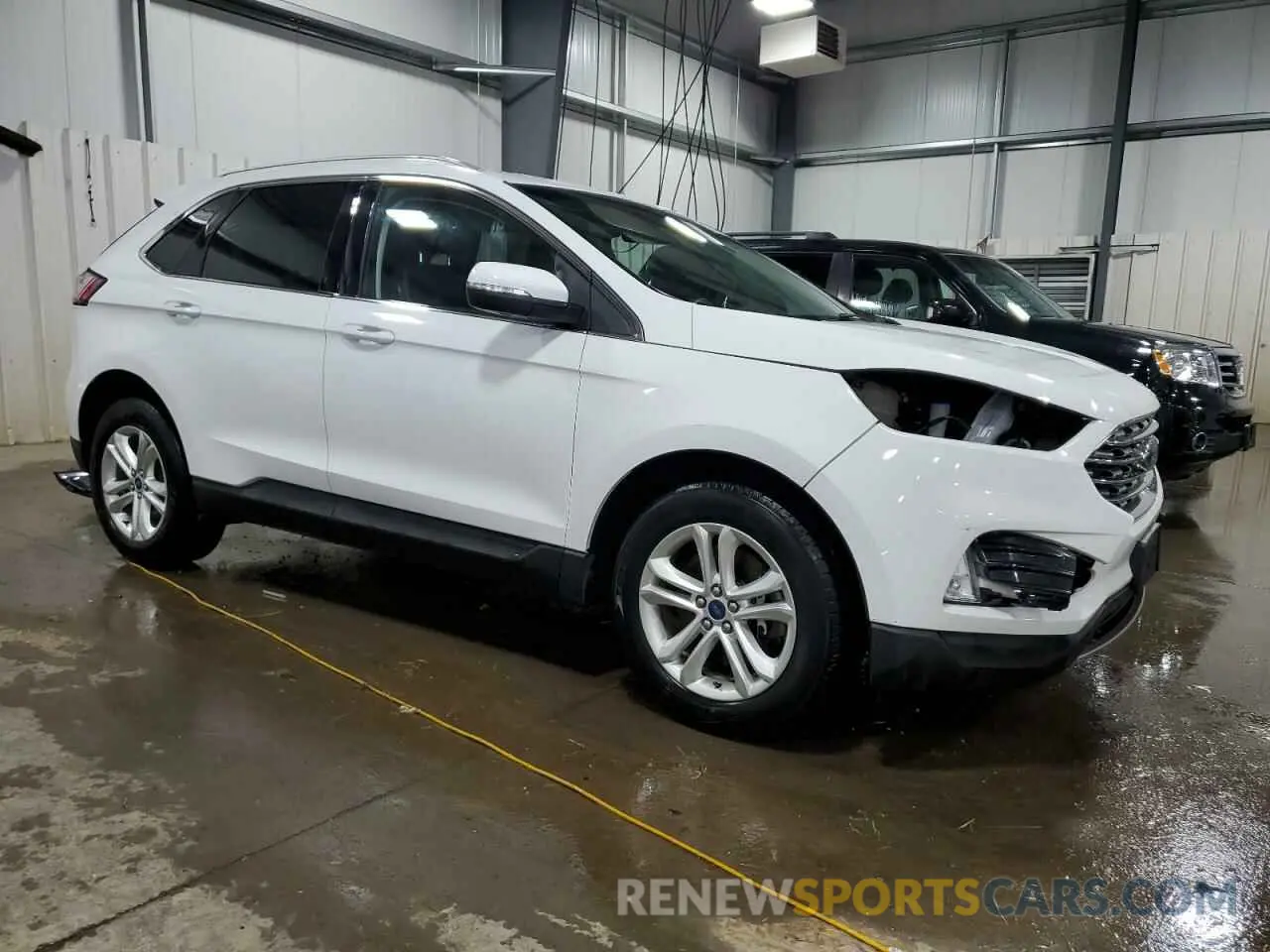 4 Photograph of a damaged car 2FMPK4J9XKBB61630 FORD EDGE 2019