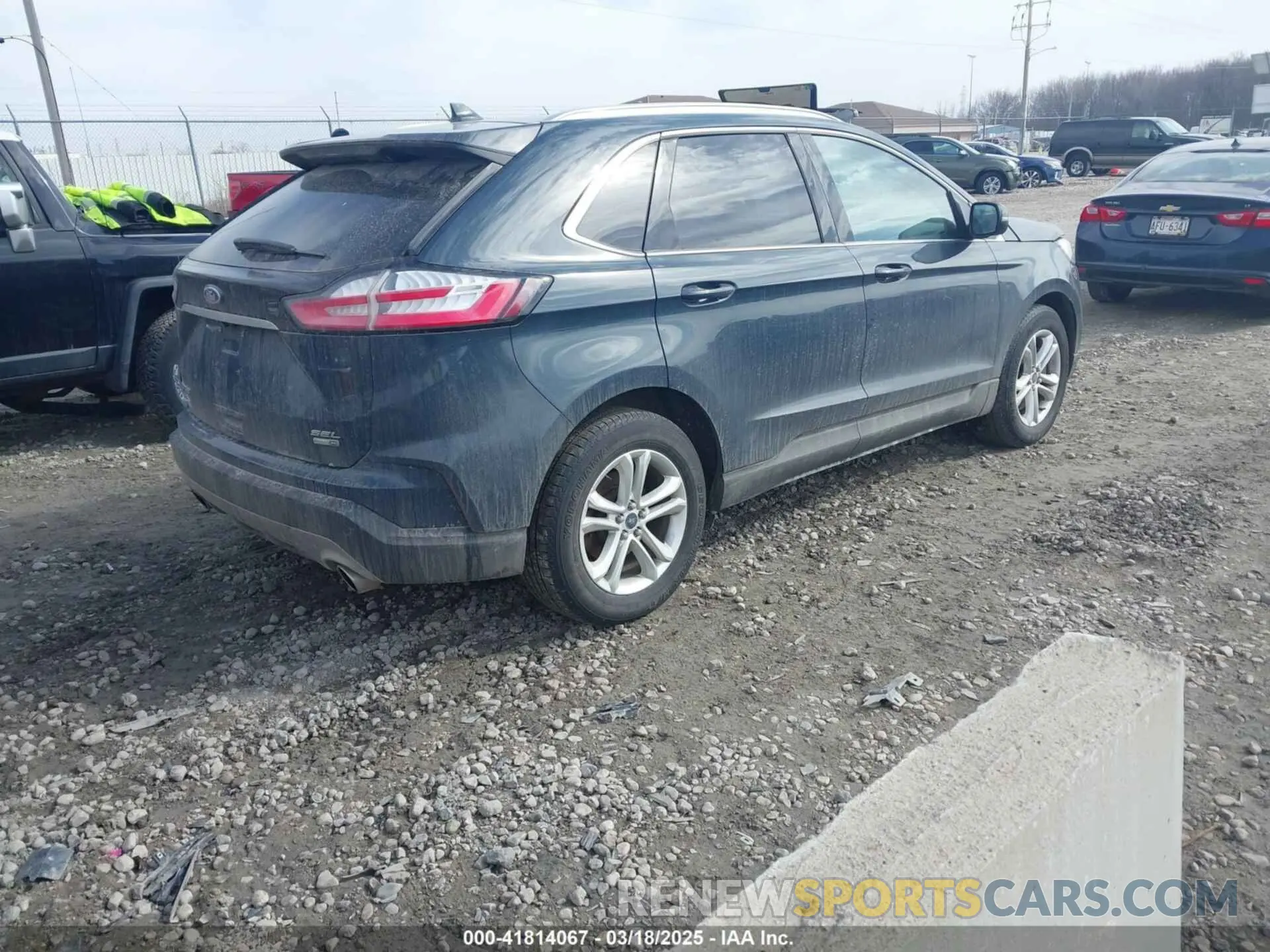 4 Photograph of a damaged car 2FMPK4J9XKBC58603 FORD EDGE 2019