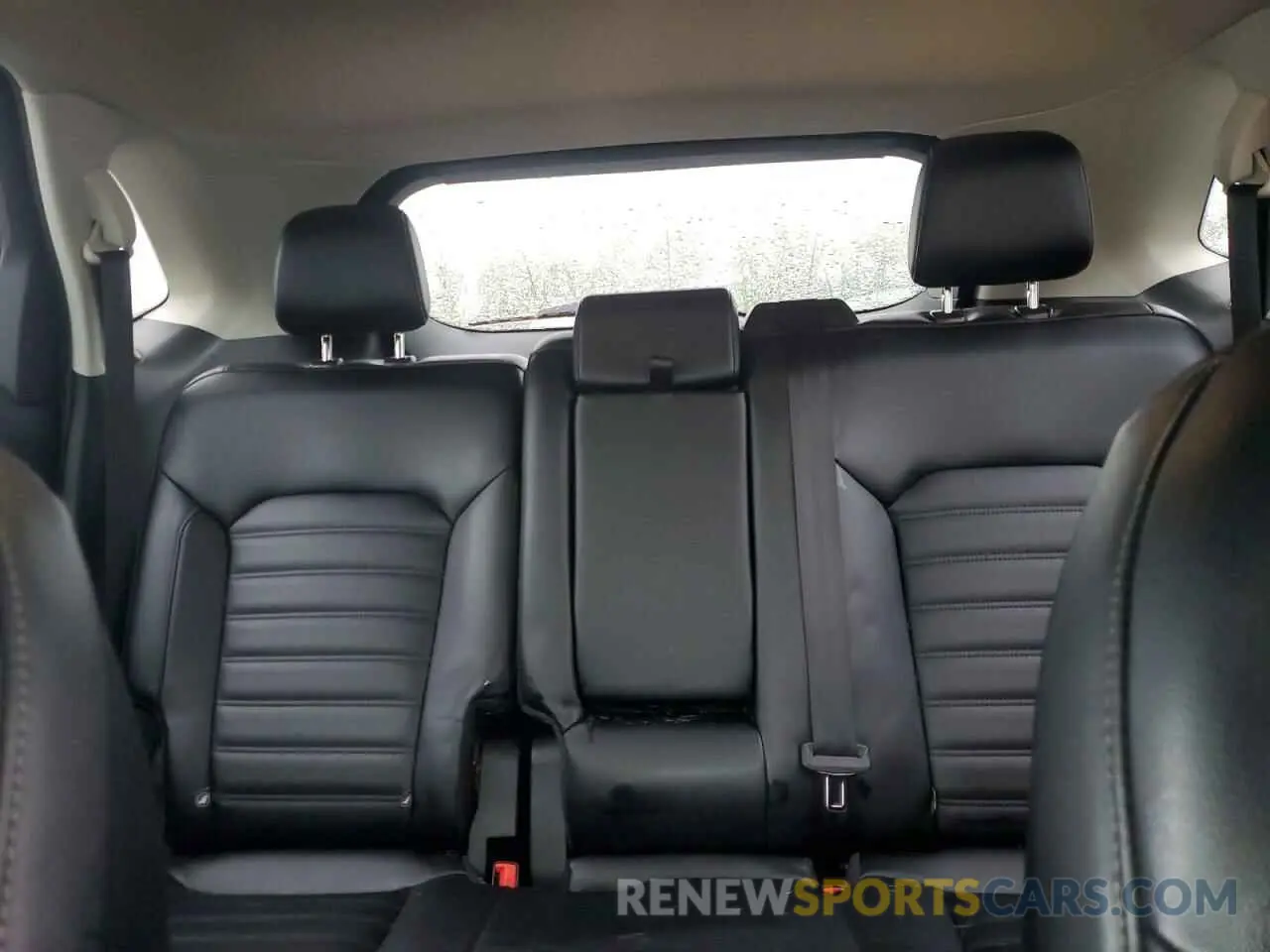 10 Photograph of a damaged car 2FMPK4J9XKBC67527 FORD EDGE 2019