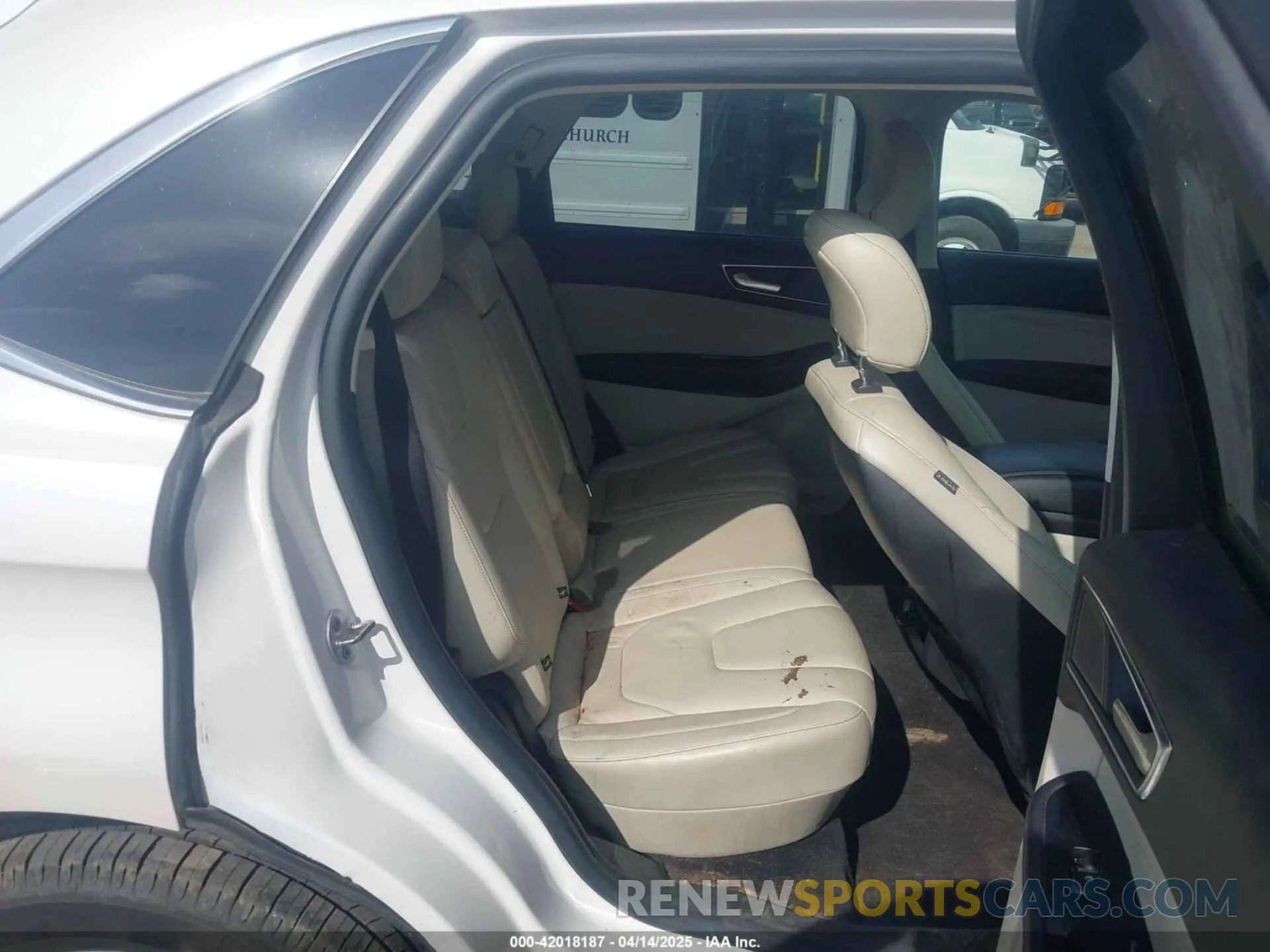 8 Photograph of a damaged car 2FMPK4K90KBB34533 FORD EDGE 2019